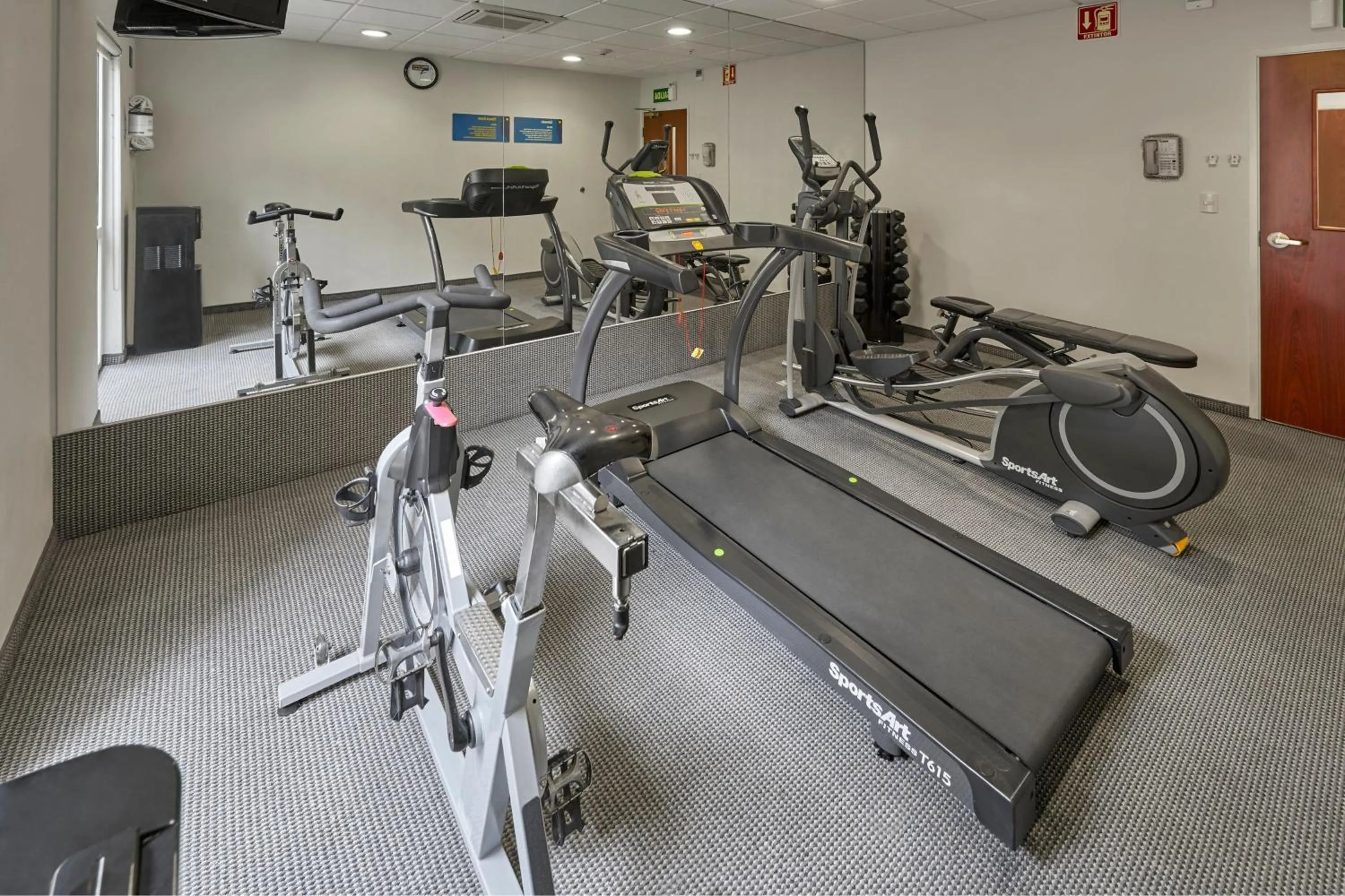Fitness centre/facilities in City Express by Marriott Nogales