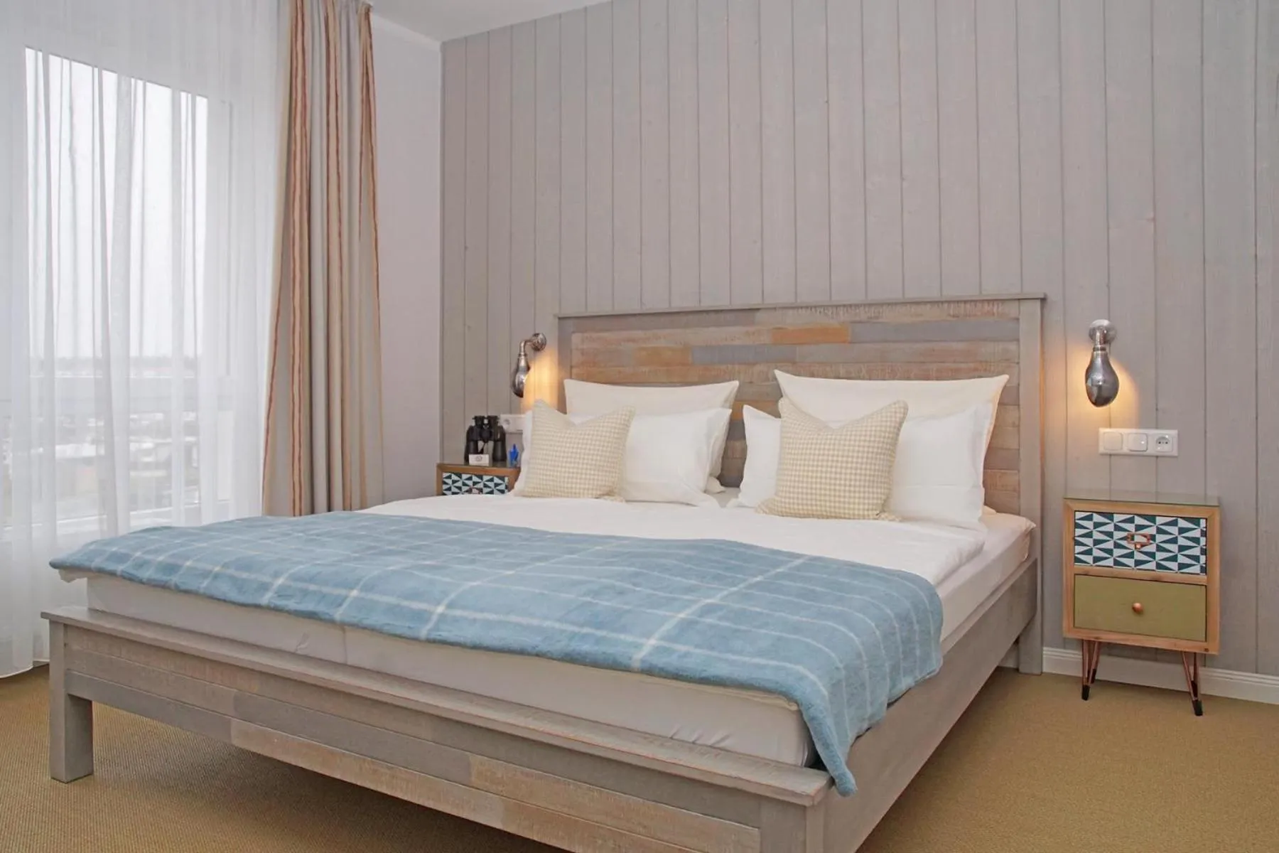 Photo of the whole room, Bed in Beachhotel Cuxhaven