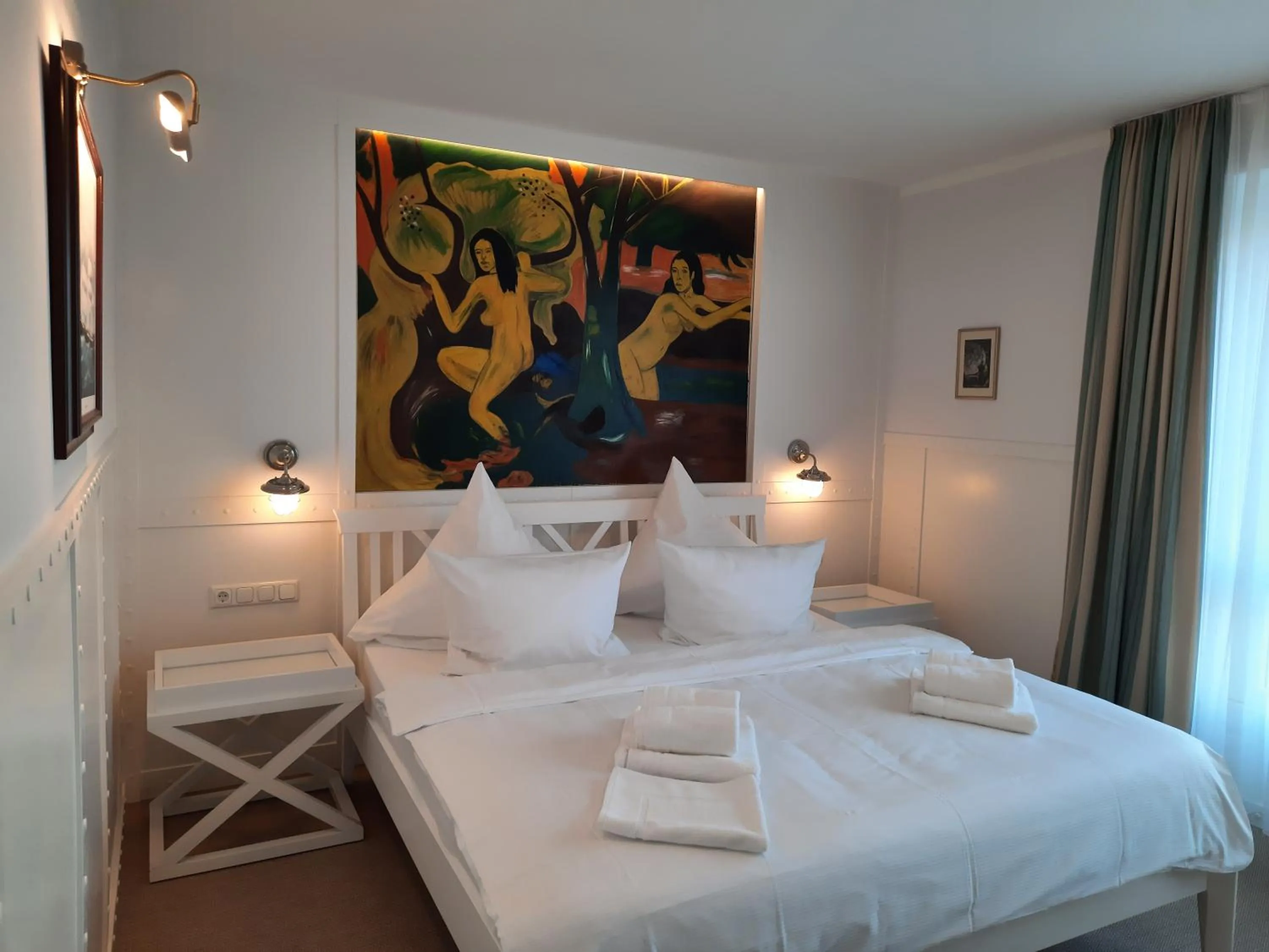 Photo of the whole room, Bed in Beachhotel Cuxhaven