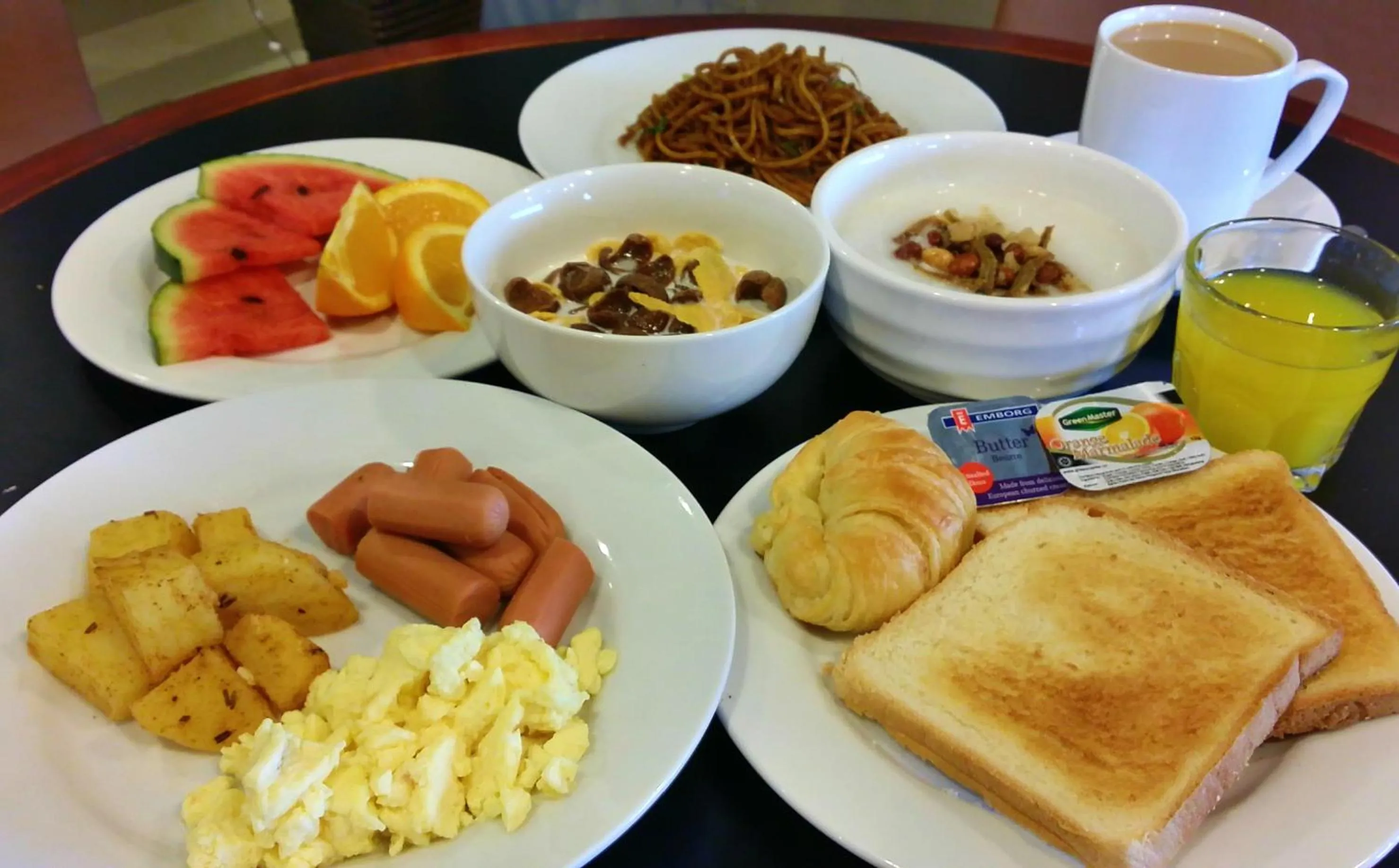 Food in StayInn Gateway Hotel Apartment