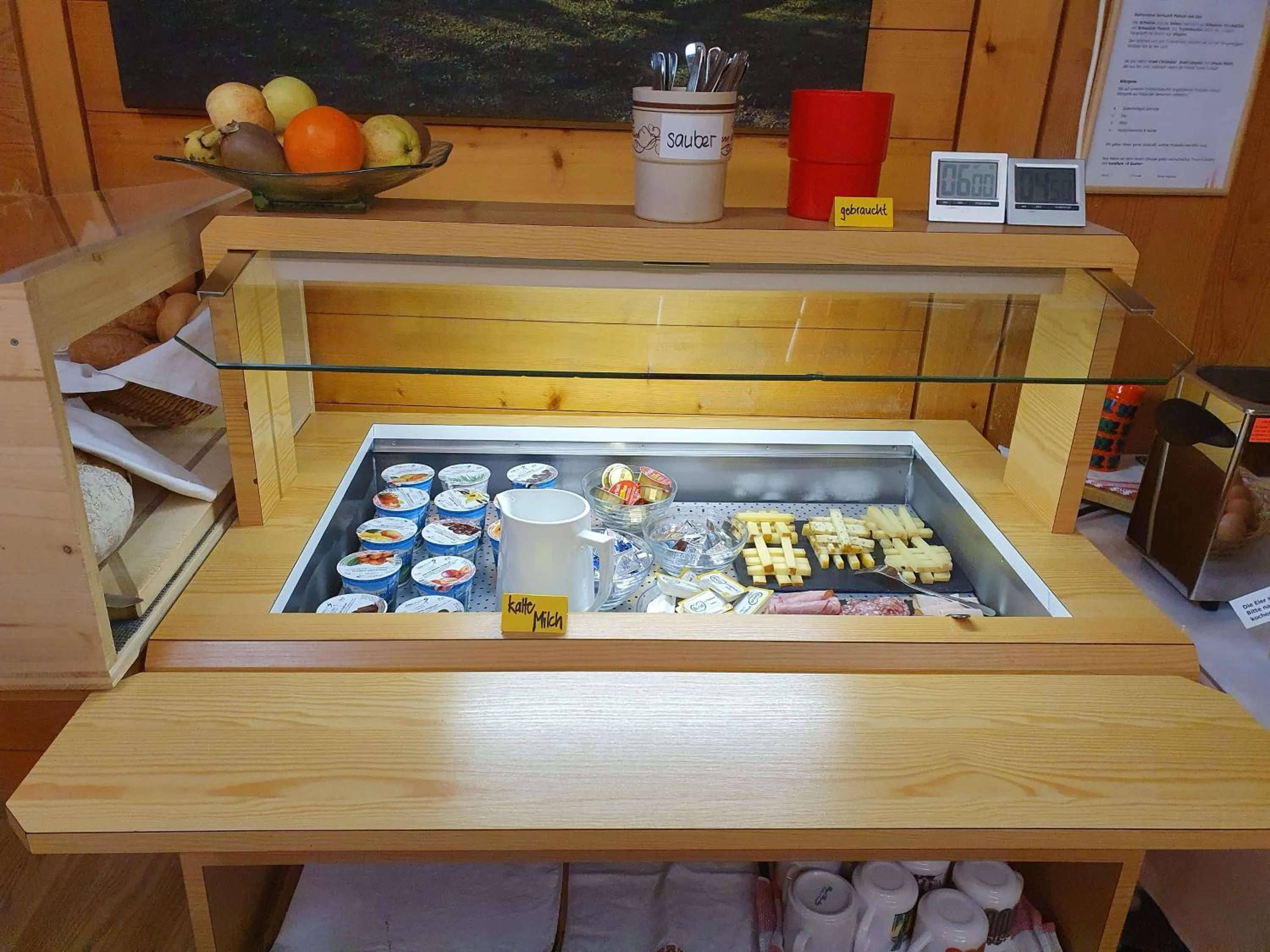 Breakfast in Hotel Garni Alpenruh