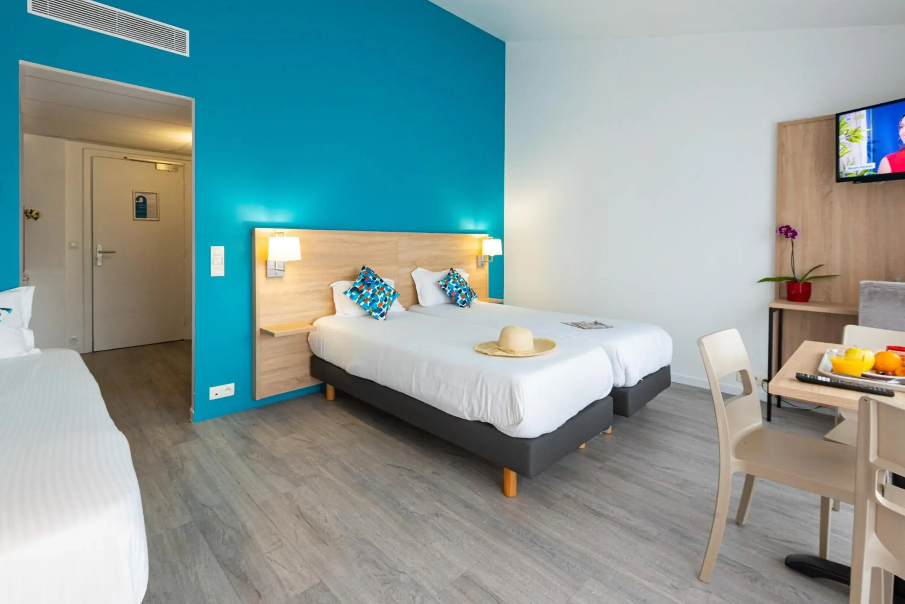 Bed in Zenitude Hôtel-Résidences Le Cannet Bed in Zenitude Hôtel-Résidences Le Cannet