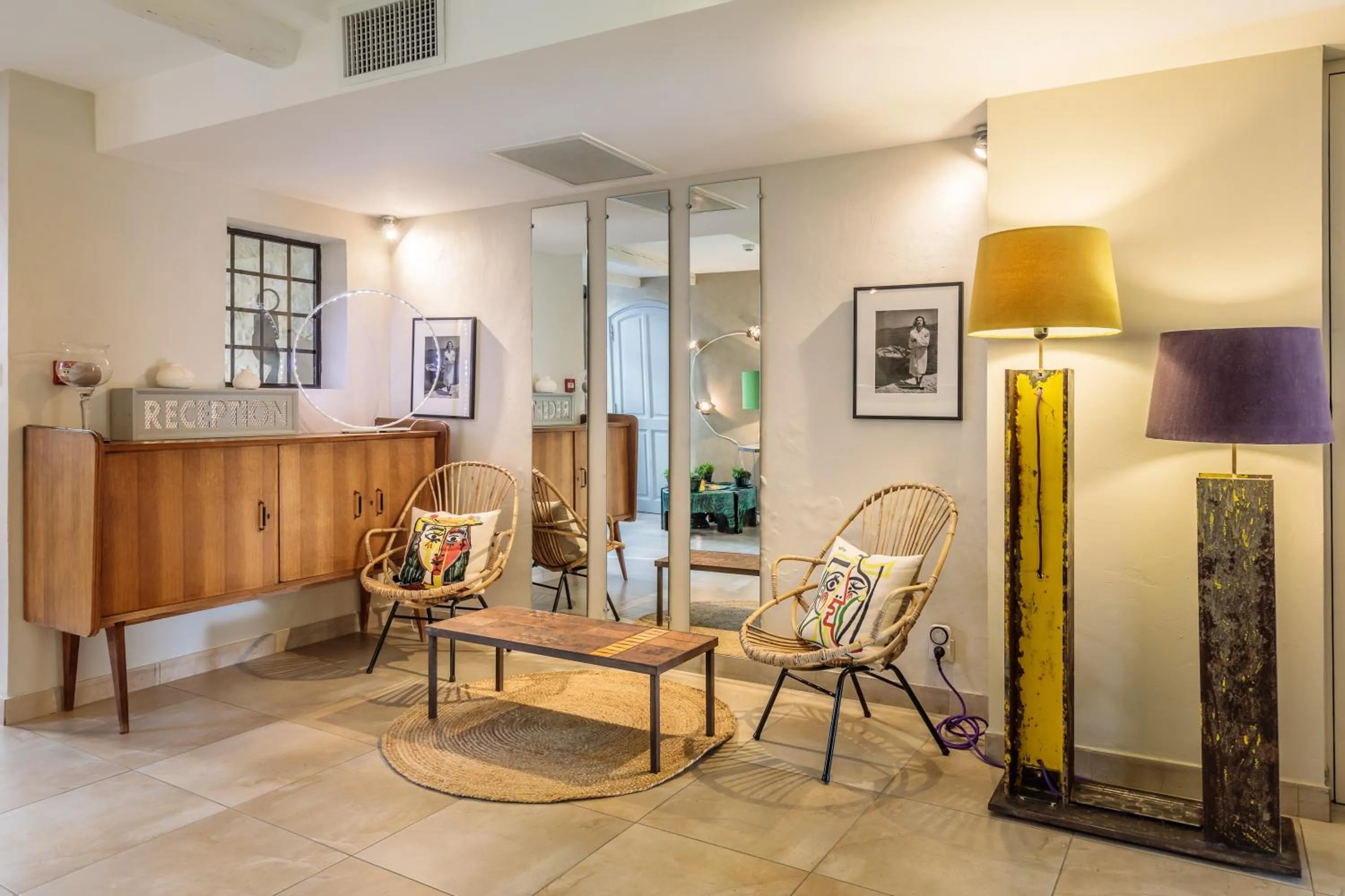 Lobby or reception in Hôtel La Suite