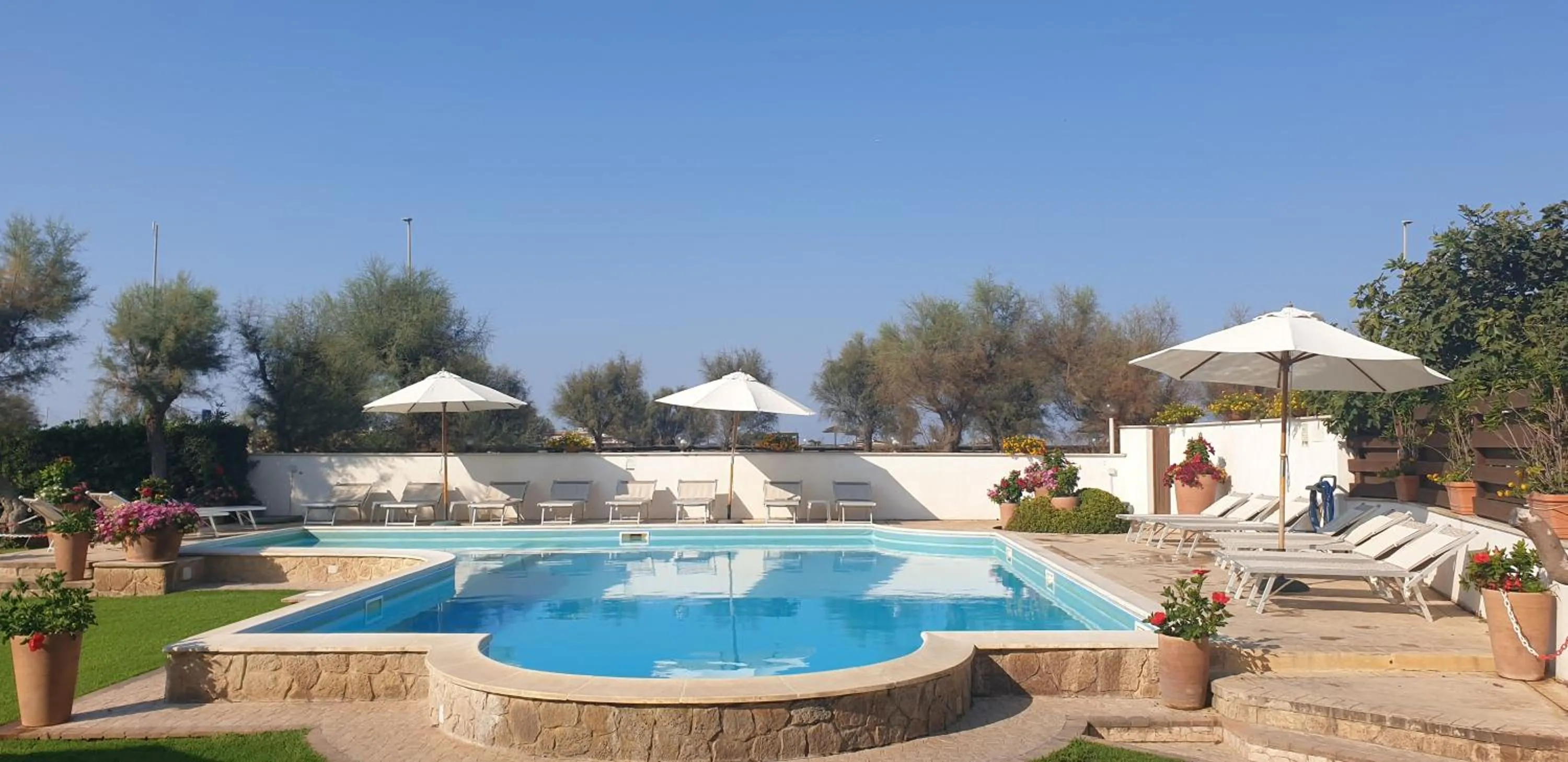 Swimming pool in Hotel Corallo