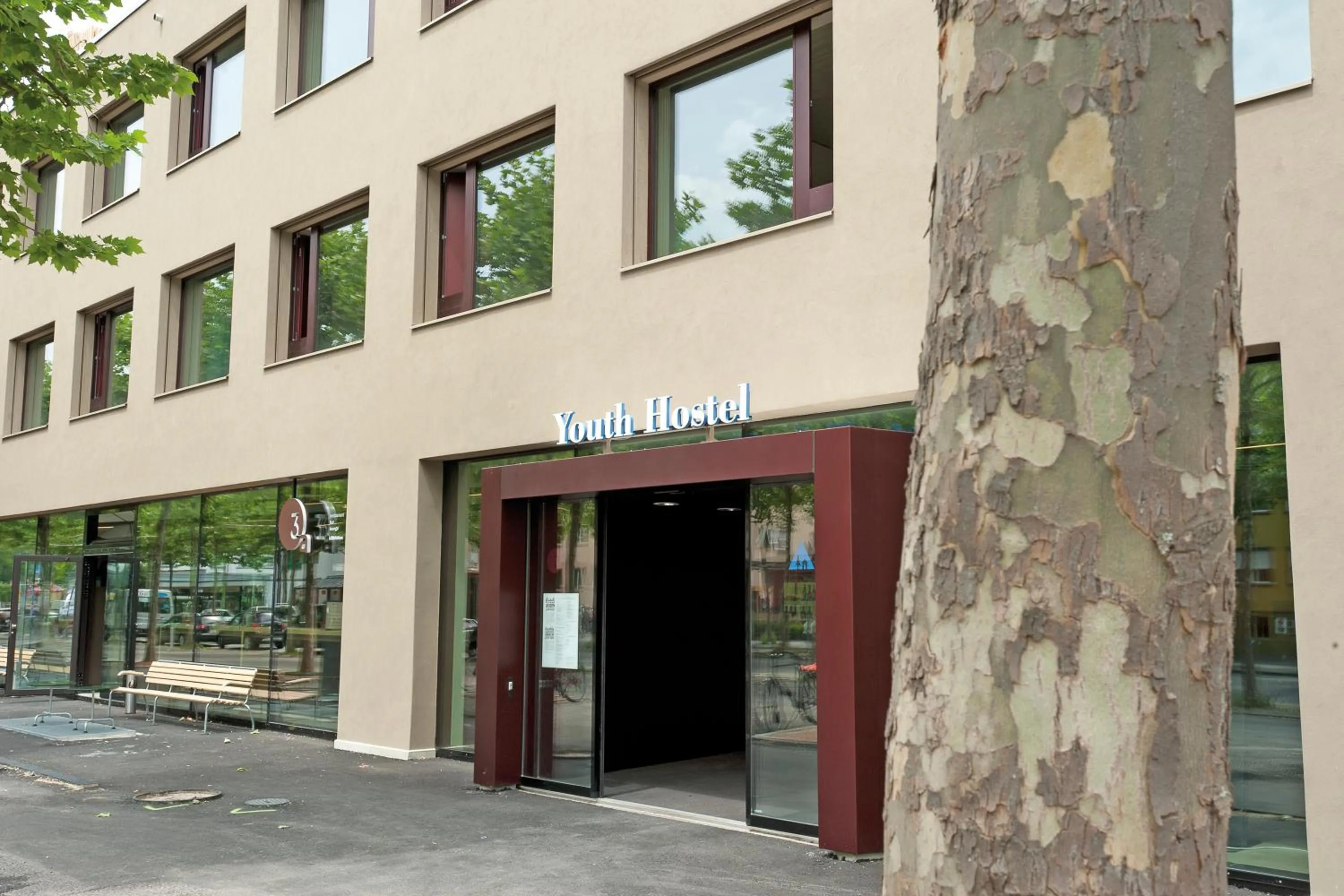 Facade/entrance in Interlaken Youth Hostel