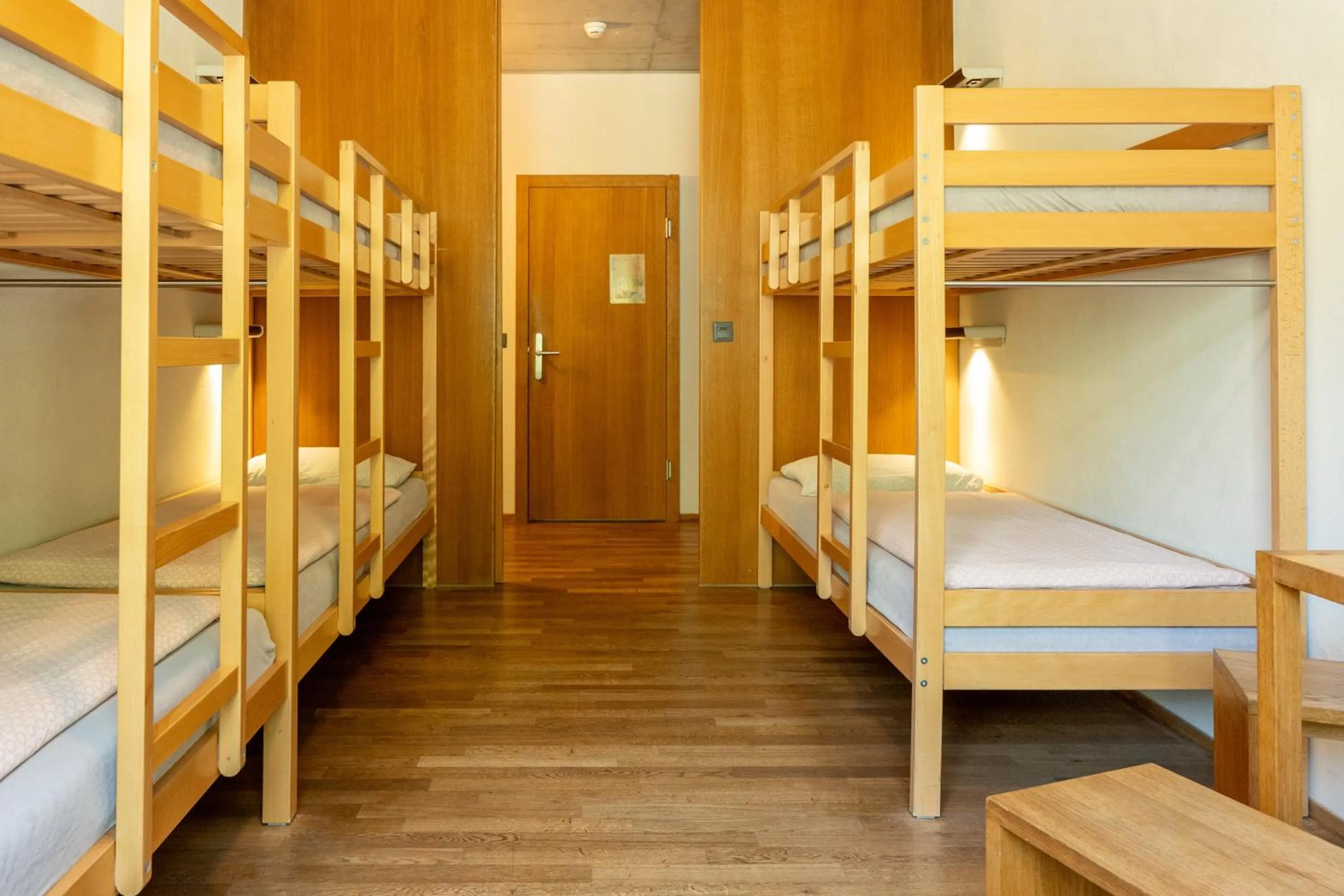 Bedroom, Bed in Interlaken Youth Hostel