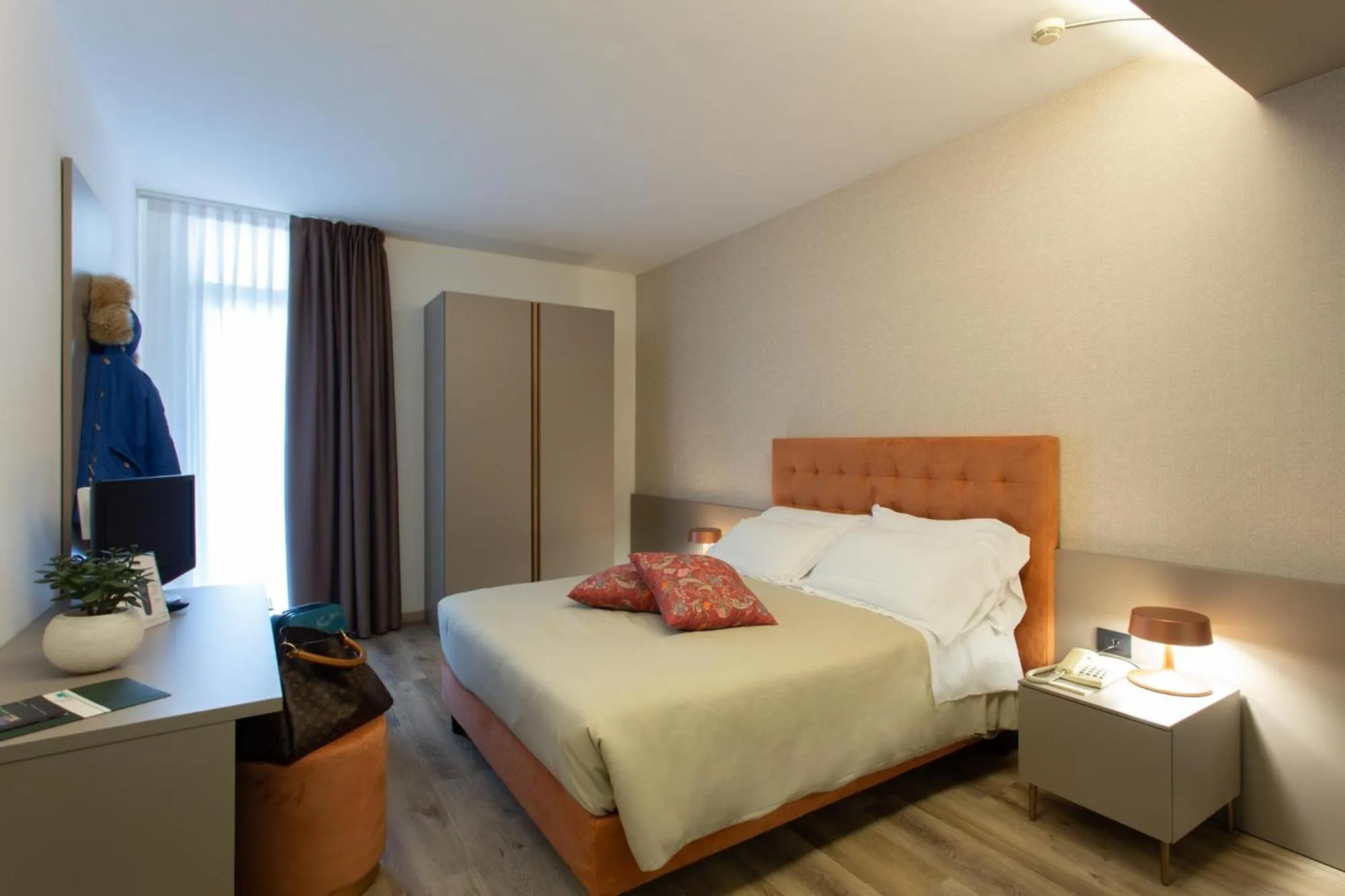 Photo of the whole room, Bed in Casaalbergo La Rocca