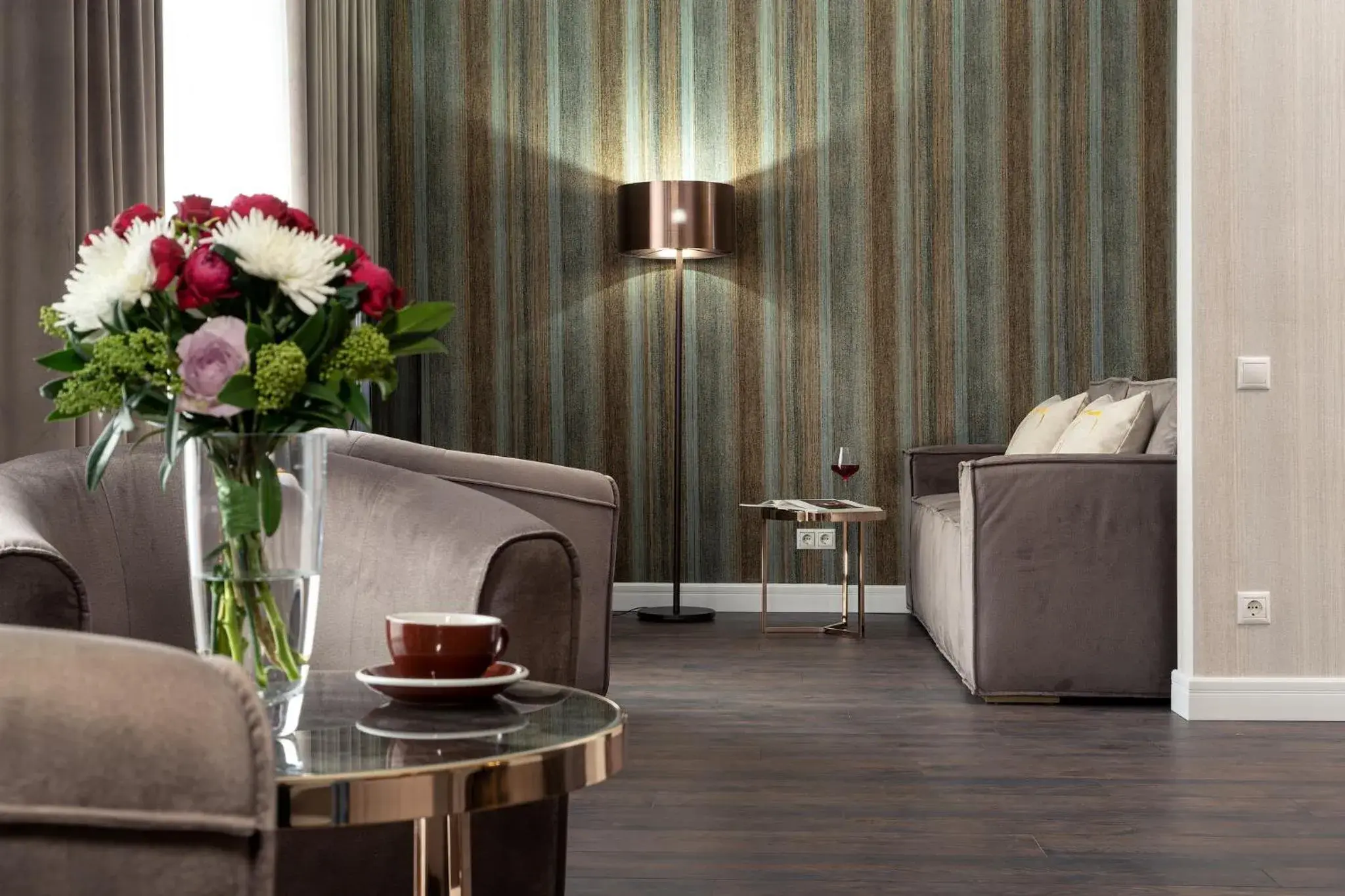 Living room in Greguar Hotel by UHM Living room in Greguar Hotel by UHM