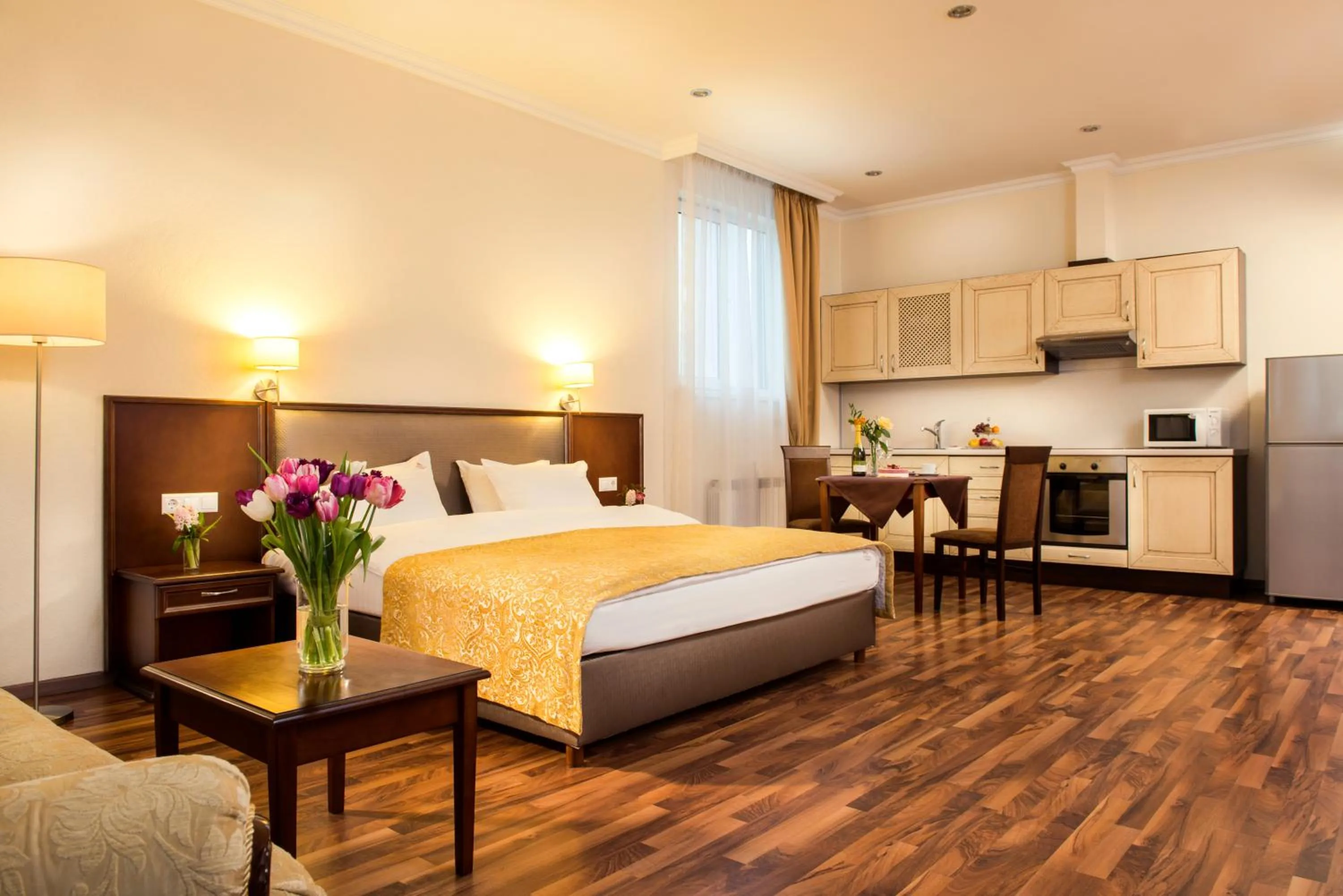 Photo of the whole room, Bed in Greguar Hotel by UHM