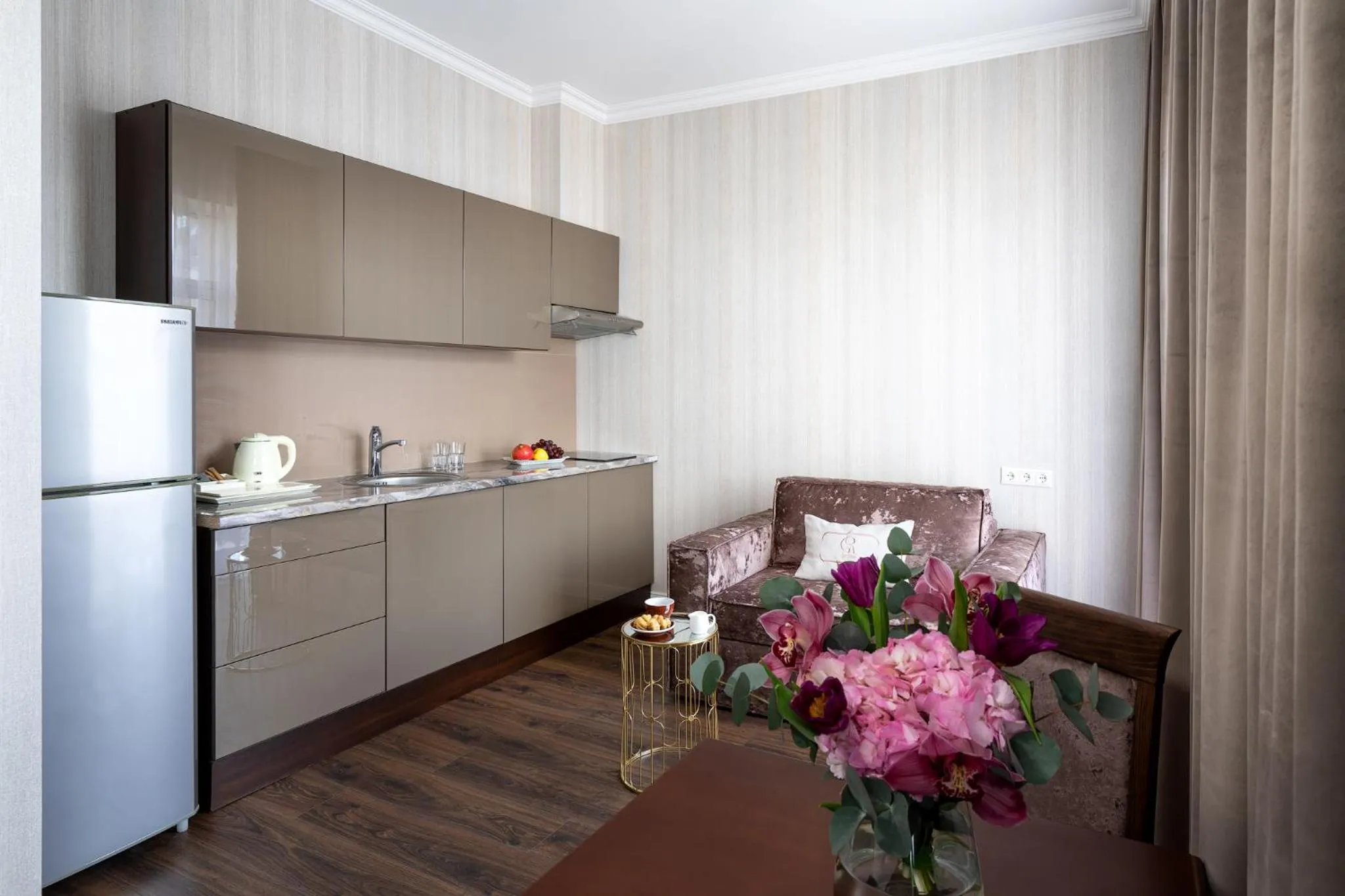 Kitchen or kitchenette in Greguar Hotel by UHM