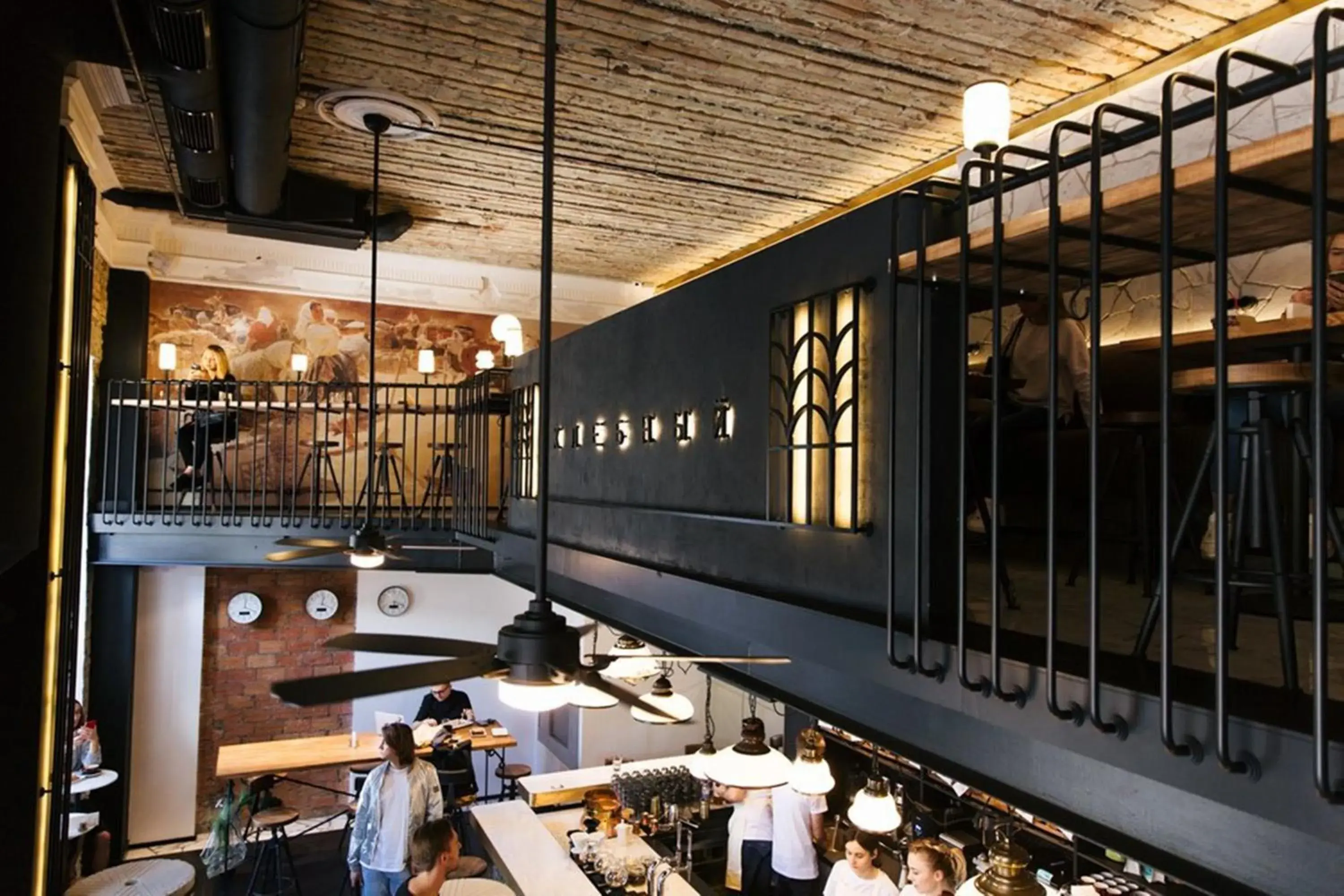 Restaurant/places to eat in Greguar Hotel by UHM Restaurant/places to eat in Greguar Hotel by UHM