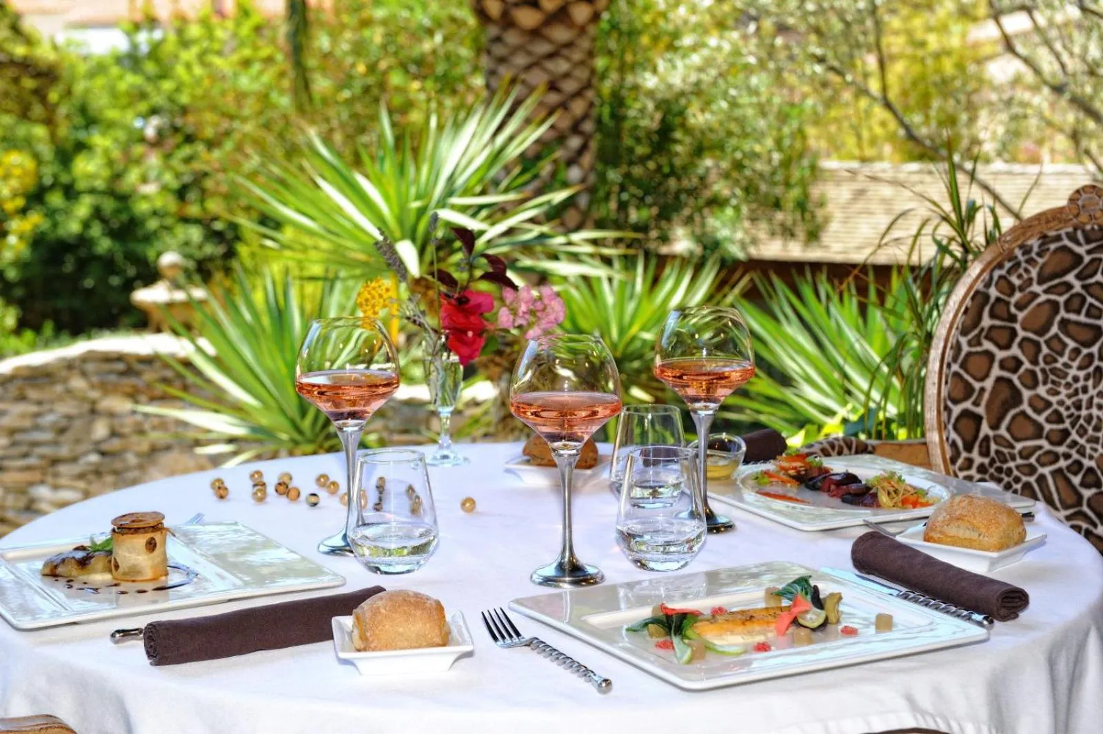 Patio in Lodge de Charme A Cheda