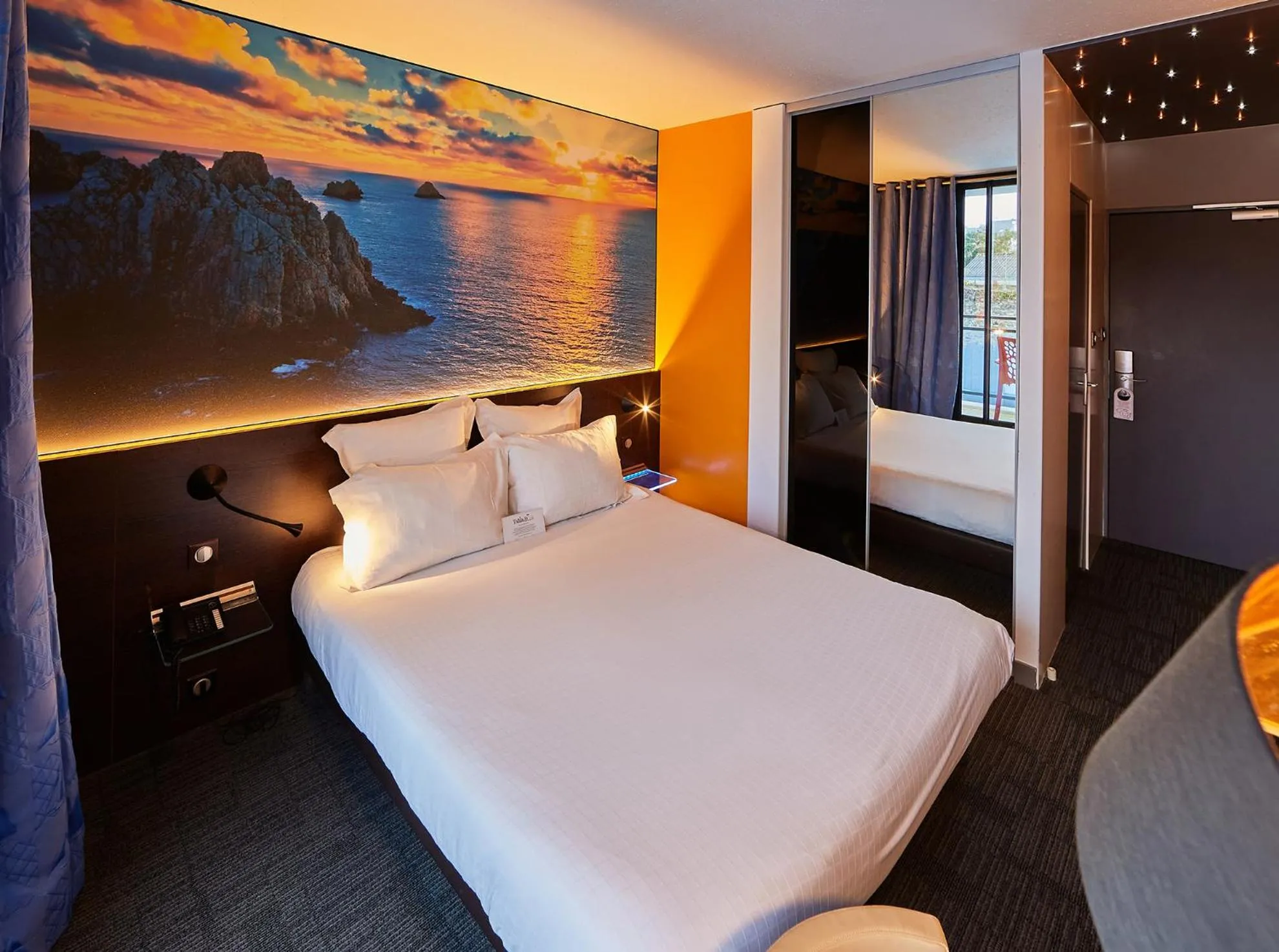 Bed in Le Thalassa Hôtel & Spa