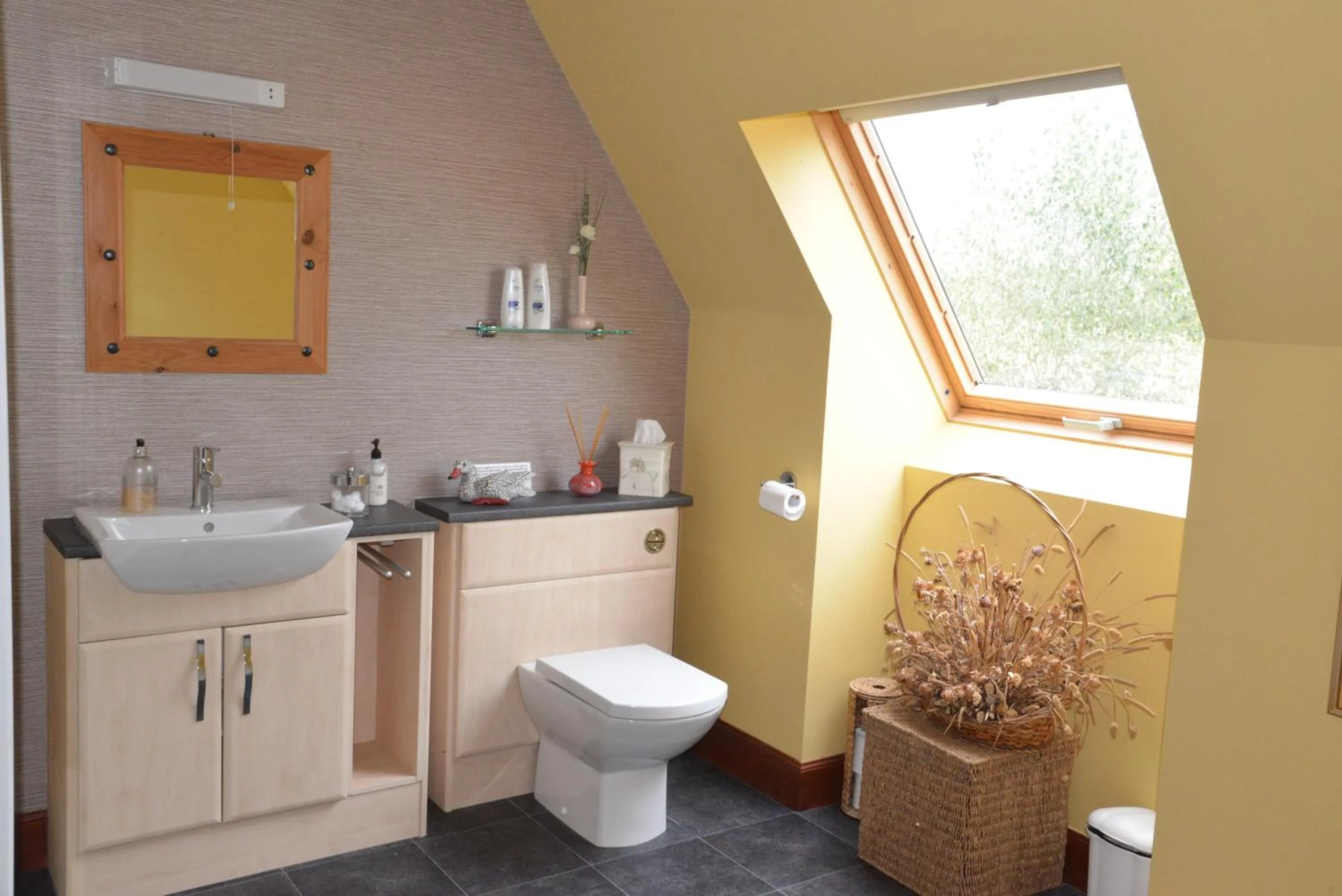 Bathroom in Home Farm Bed and Breakfast