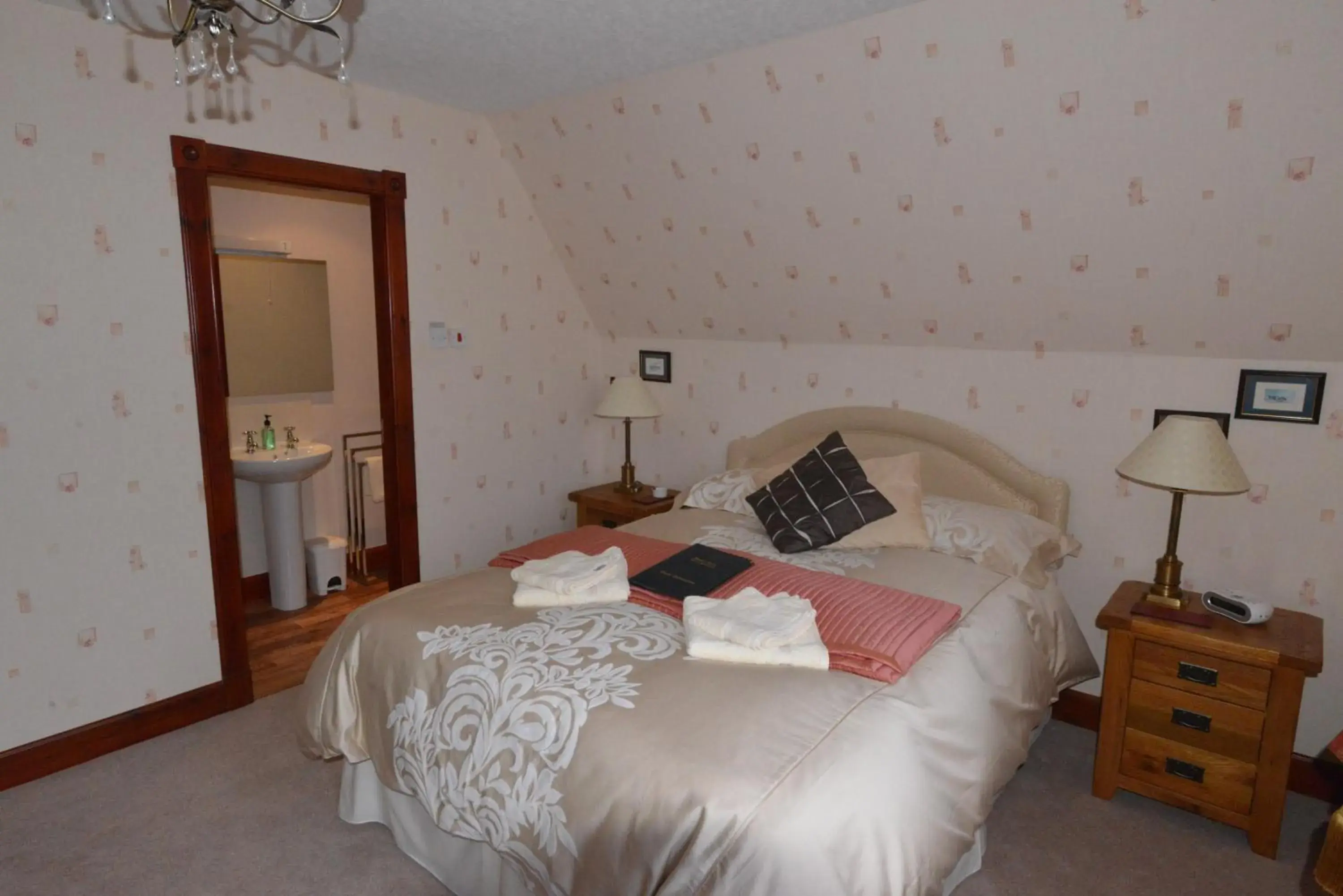 Deluxe King Room in Home Farm Bed and Breakfast Deluxe King Room in Home Farm Bed and Breakfast