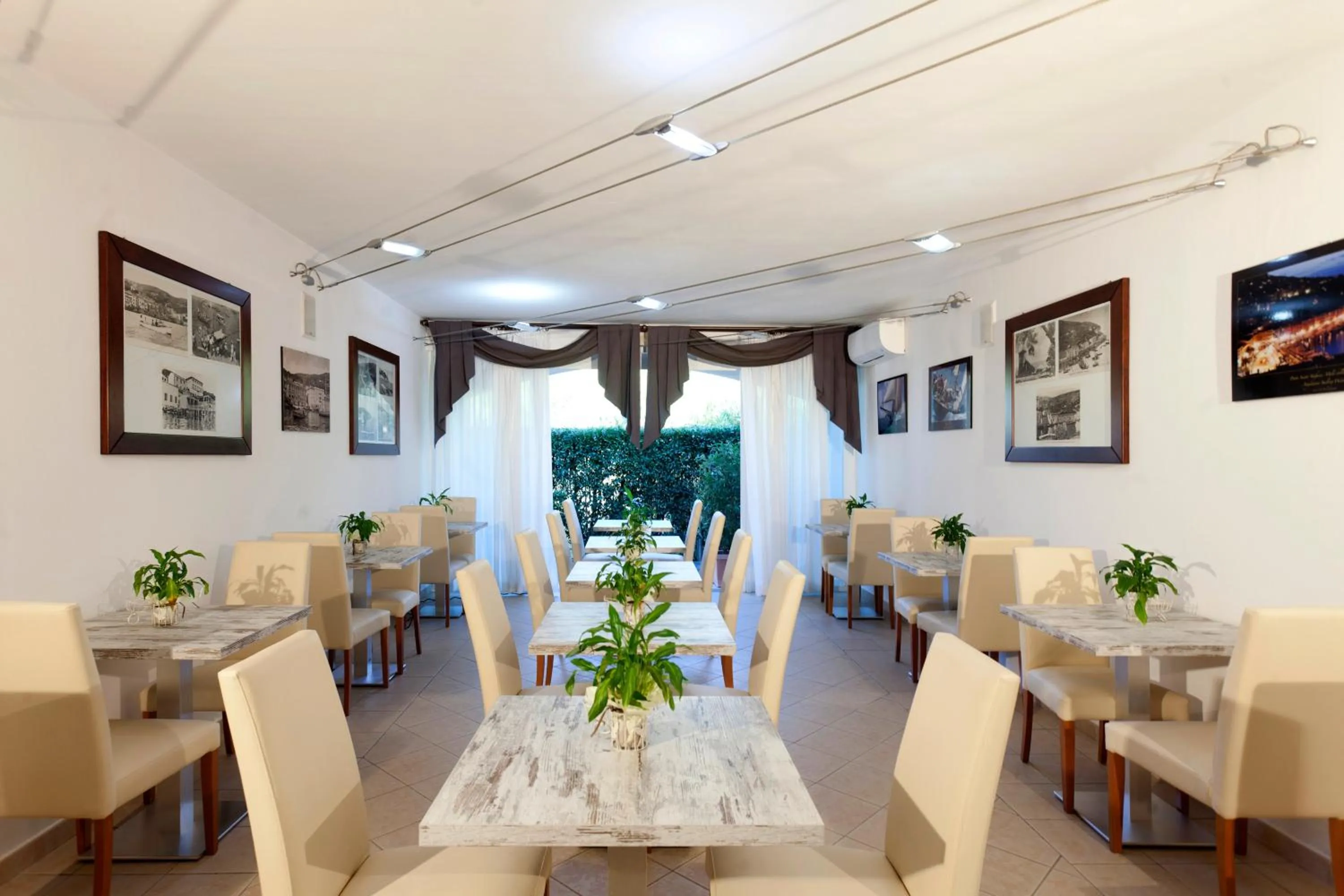 Lounge or bar in Hotel Villa Smeraldo