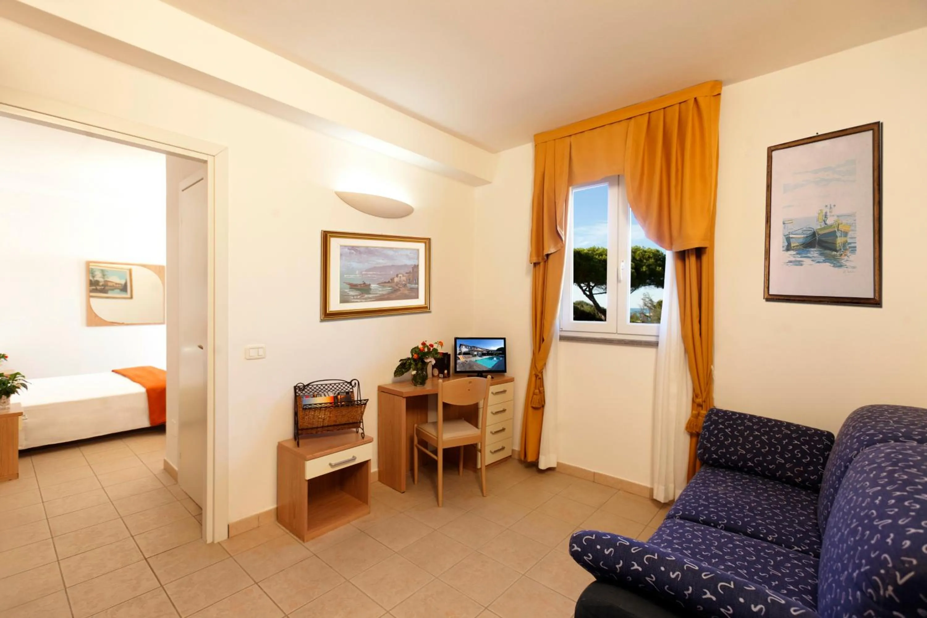 Bed in Hotel Villa Smeraldo