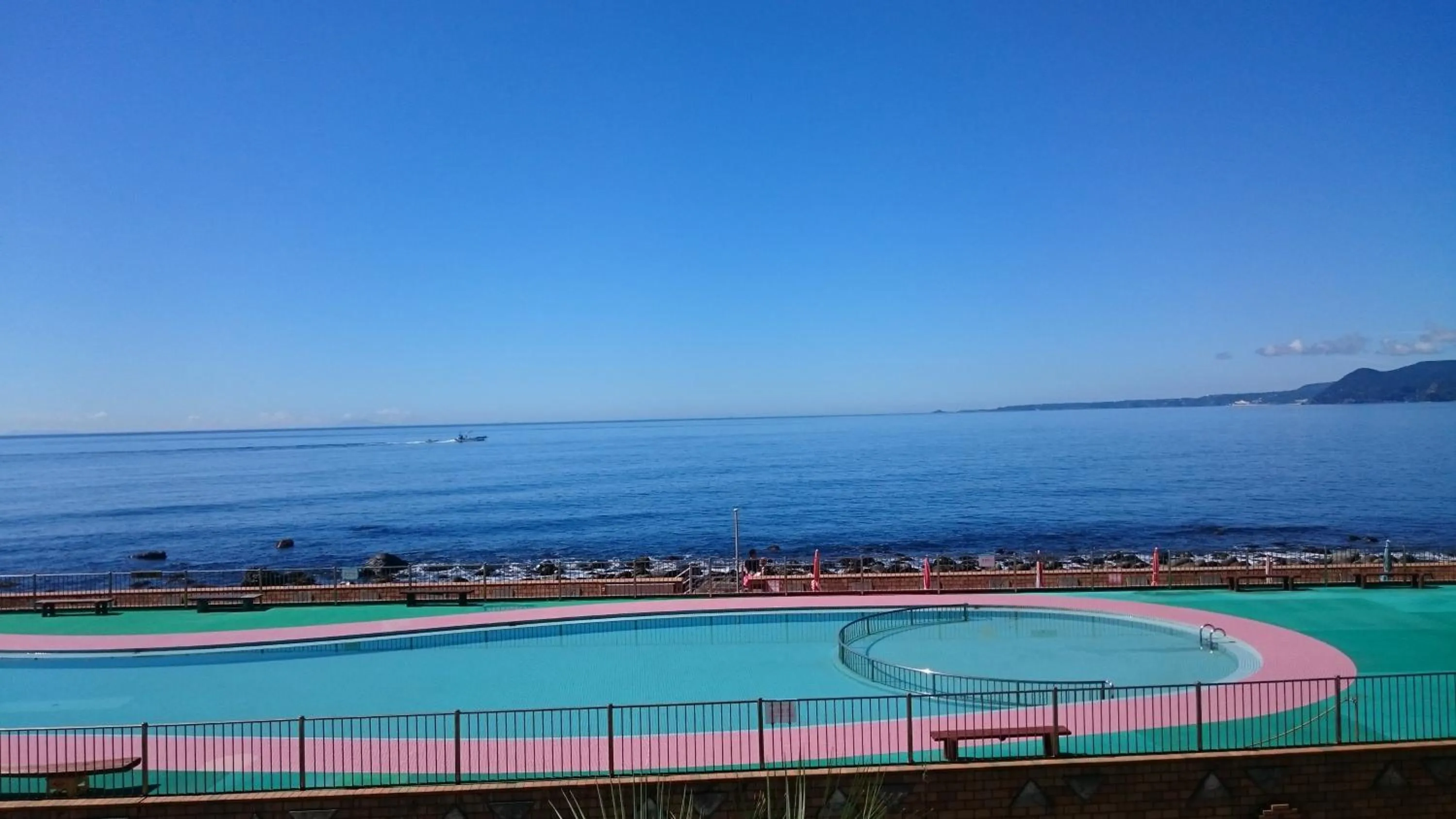 Swimming pool in Senoumi