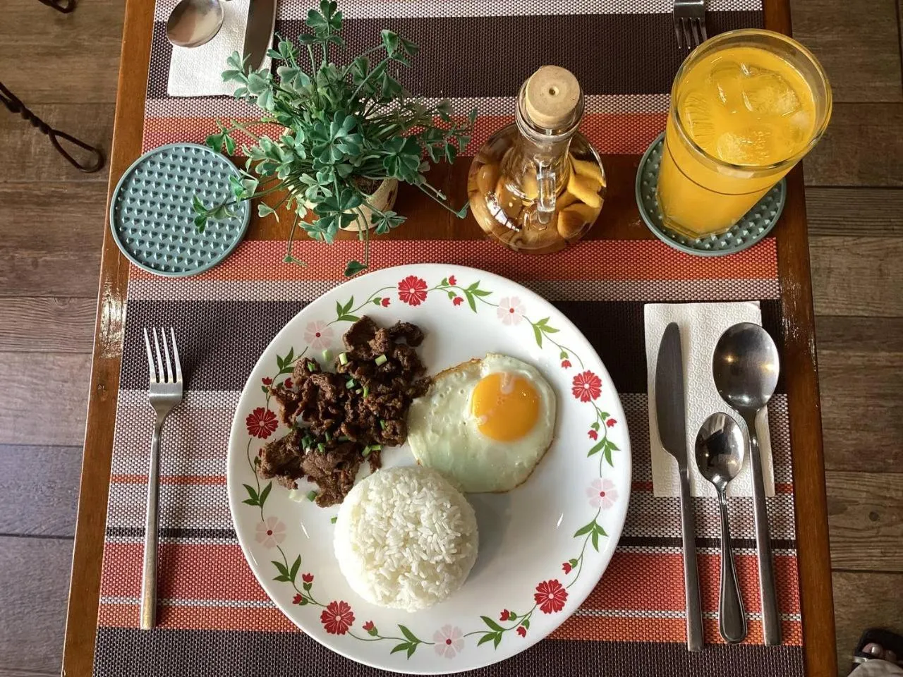 Food and drinks in 1775 Adriatico Suites