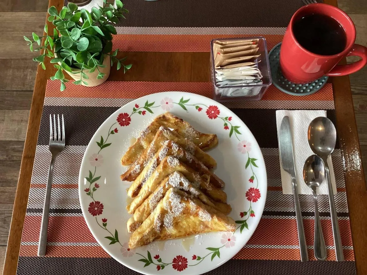 Food and drinks in 1775 Adriatico Suites