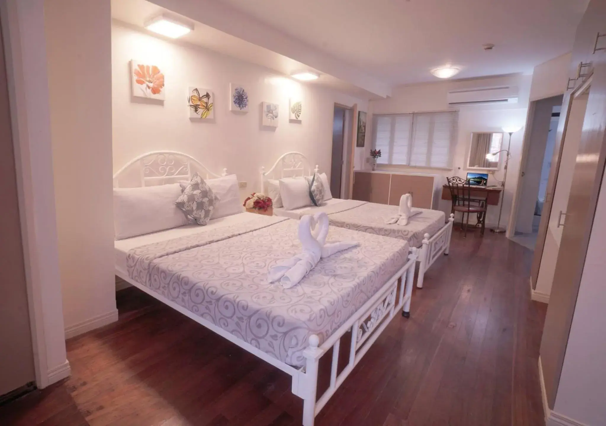 Bed in 1775 Adriatico Suites Bed in 1775 Adriatico Suites