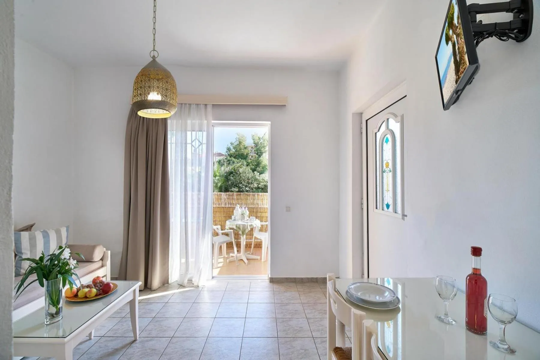 TV and multimedia in Solon Apartments