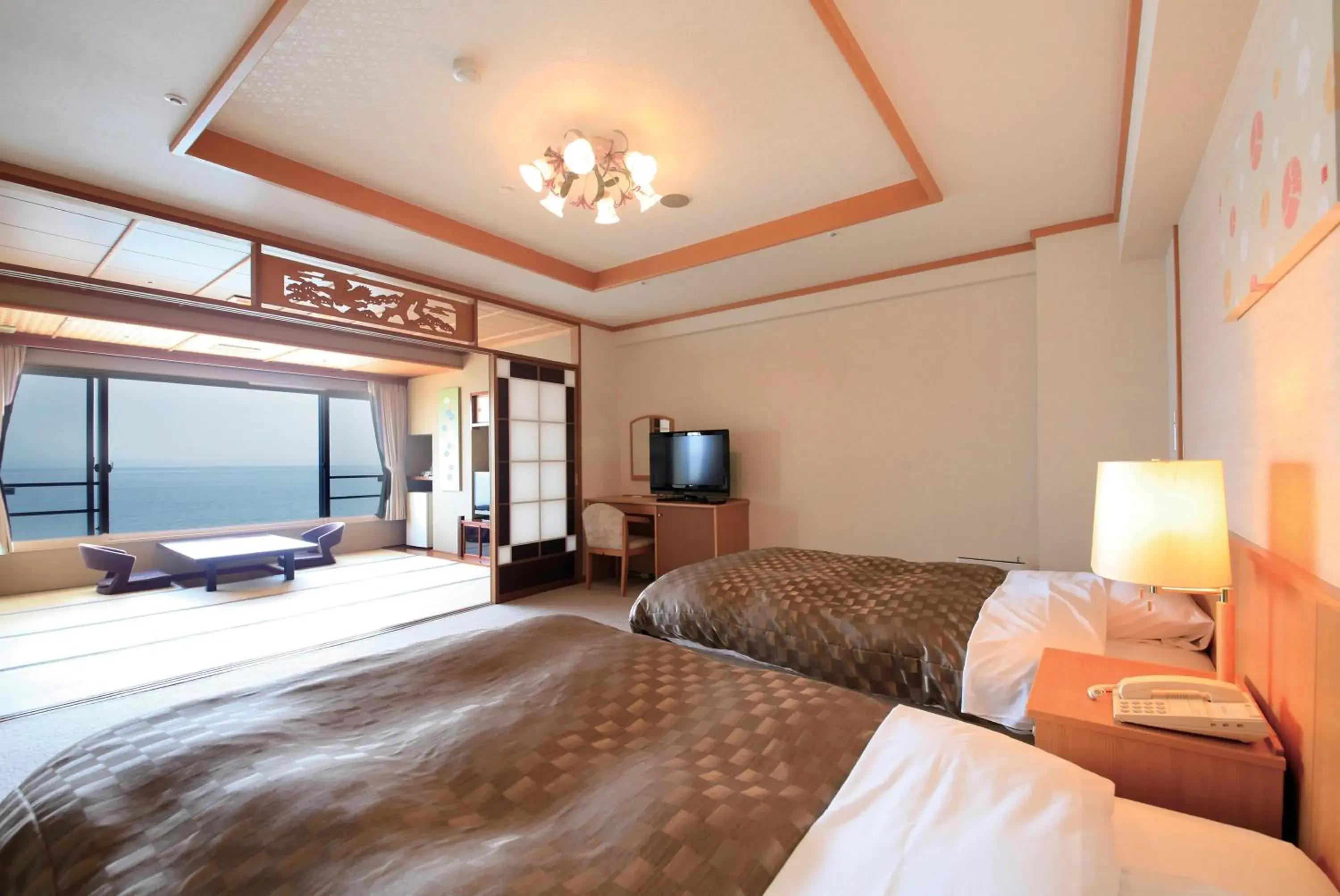 Photo of the whole room, Bed in Heiseikan Shiosaitei Hanatsuki Photo of the whole room, Bed in Heiseikan Shiosaitei Hanatsuki