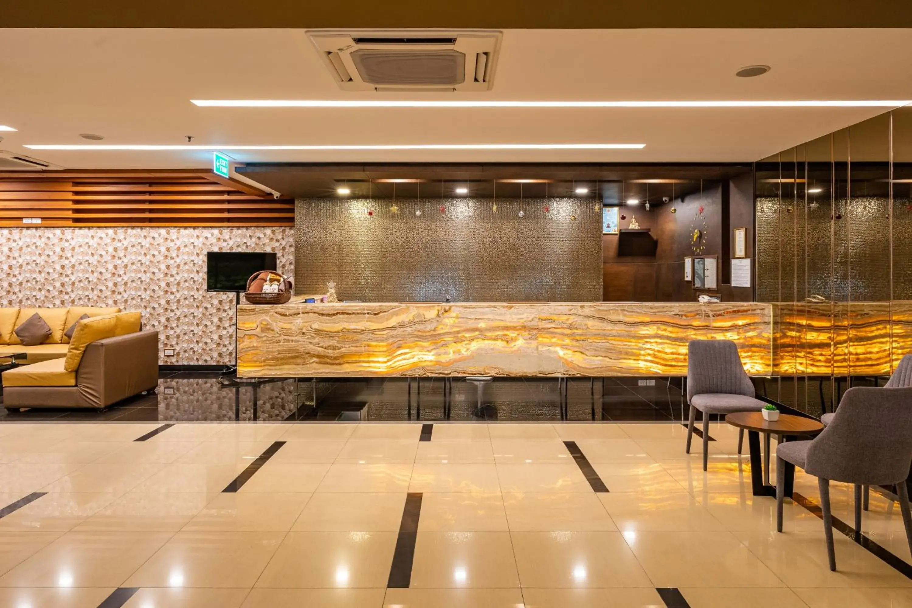 Lobby or reception in LawinTa Hotel Pattaya