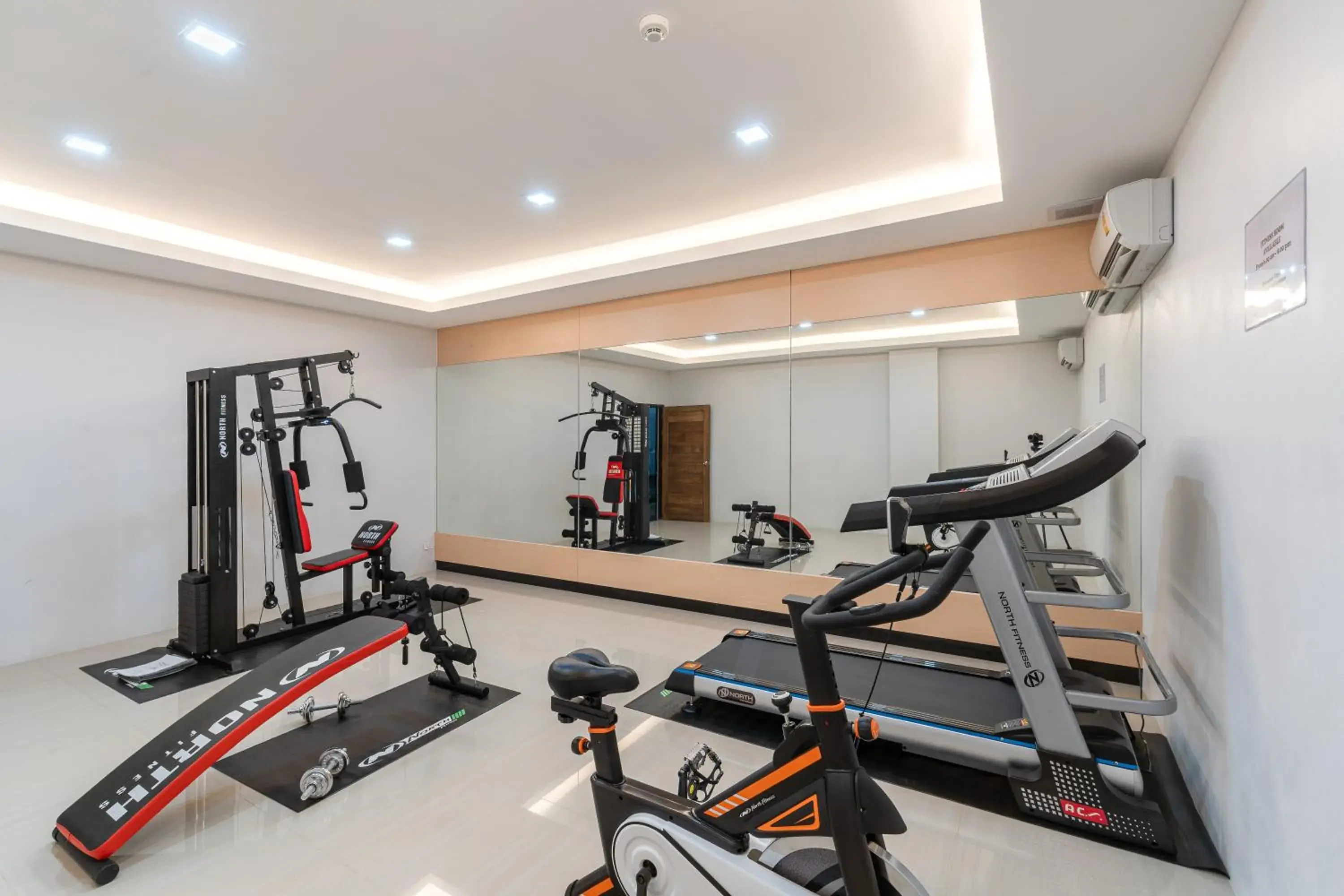 Fitness centre/facilities, Fitness Center/Facilities in LawinTa Hotel Pattaya