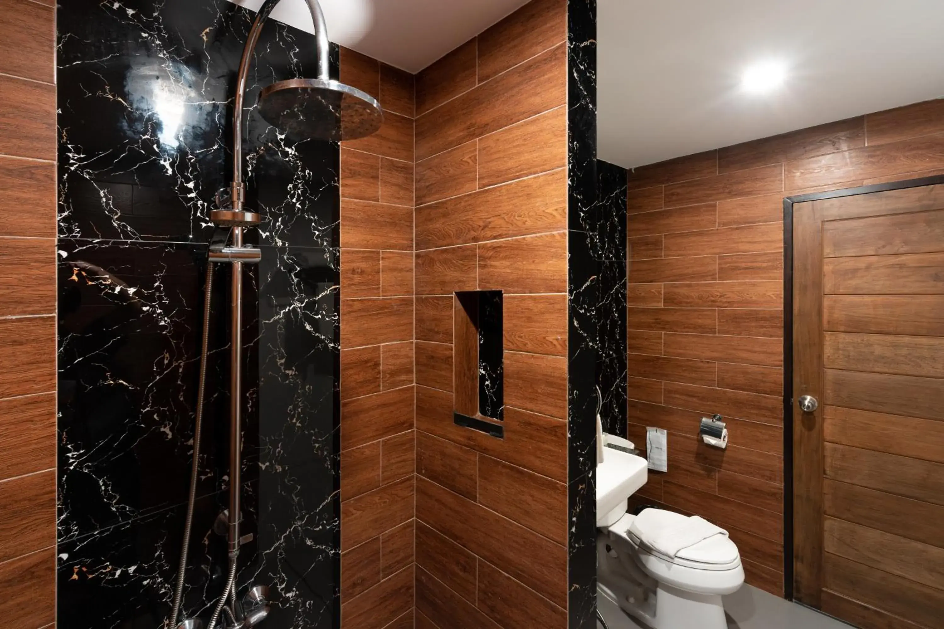 Shower, Bathroom in LawinTa Hotel Pattaya