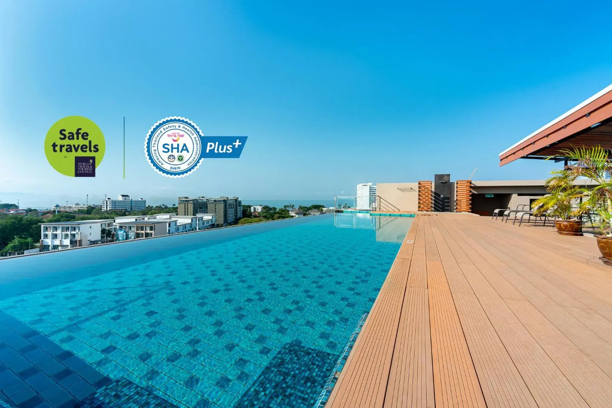 Pool view, Swimming Pool in LawinTa Hotel Pattaya