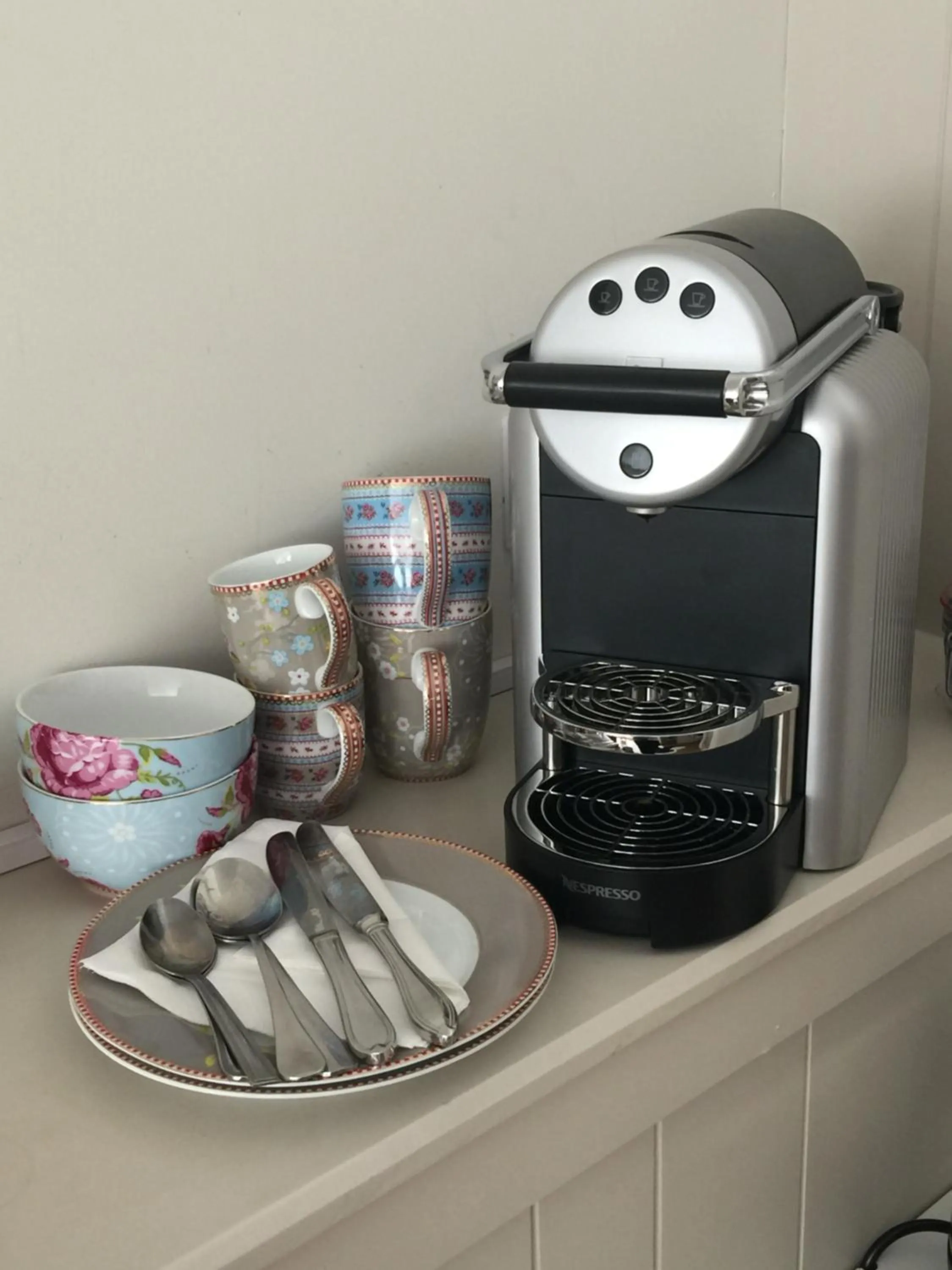 Coffee/tea facilities in Quinlan & Cooke Boutique Townhouse and QCs Seafood Restaurant