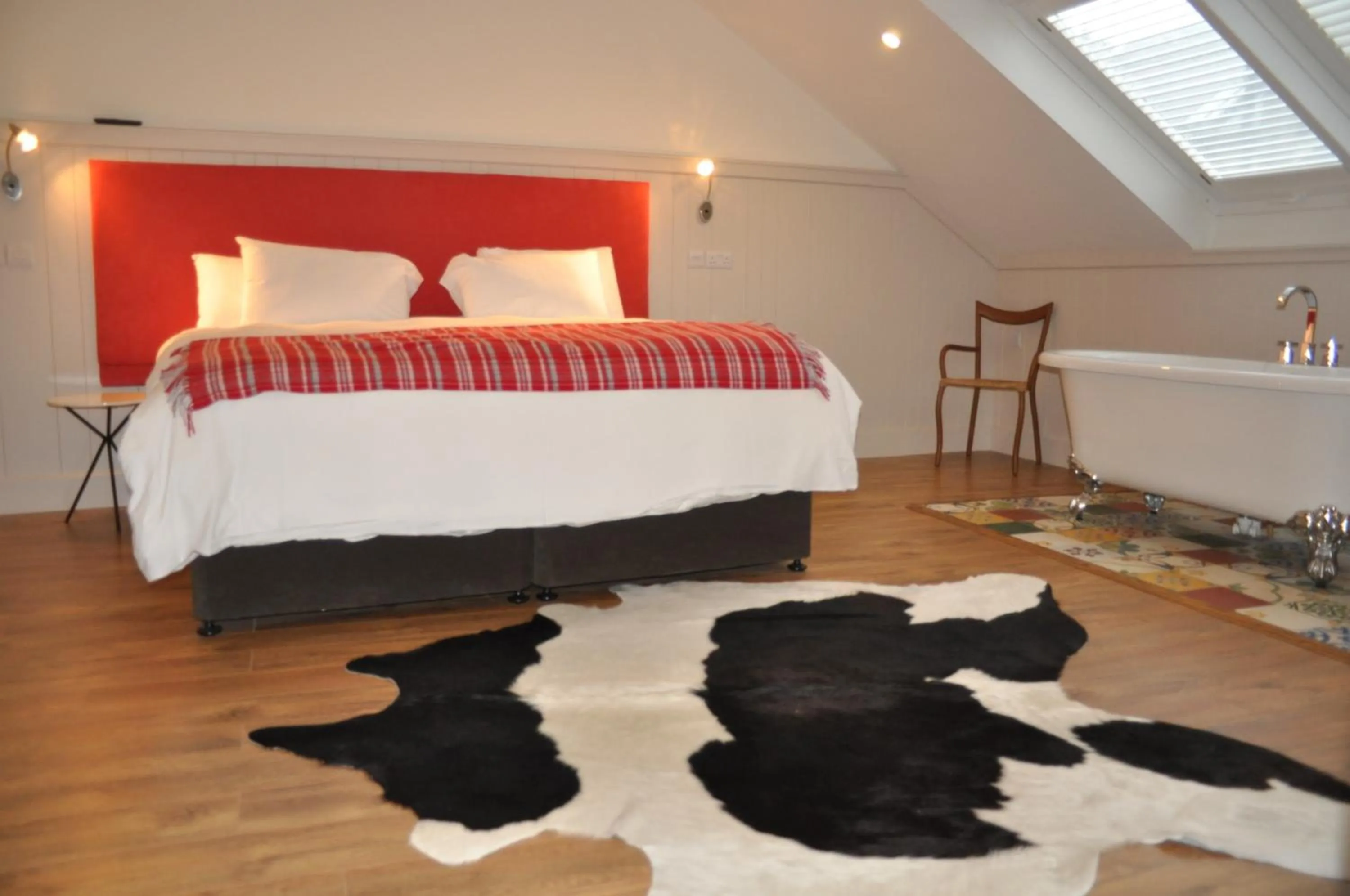 Photo of the whole room, Bed in Quinlan & Cooke Boutique Townhouse and QCs Seafood Restaurant