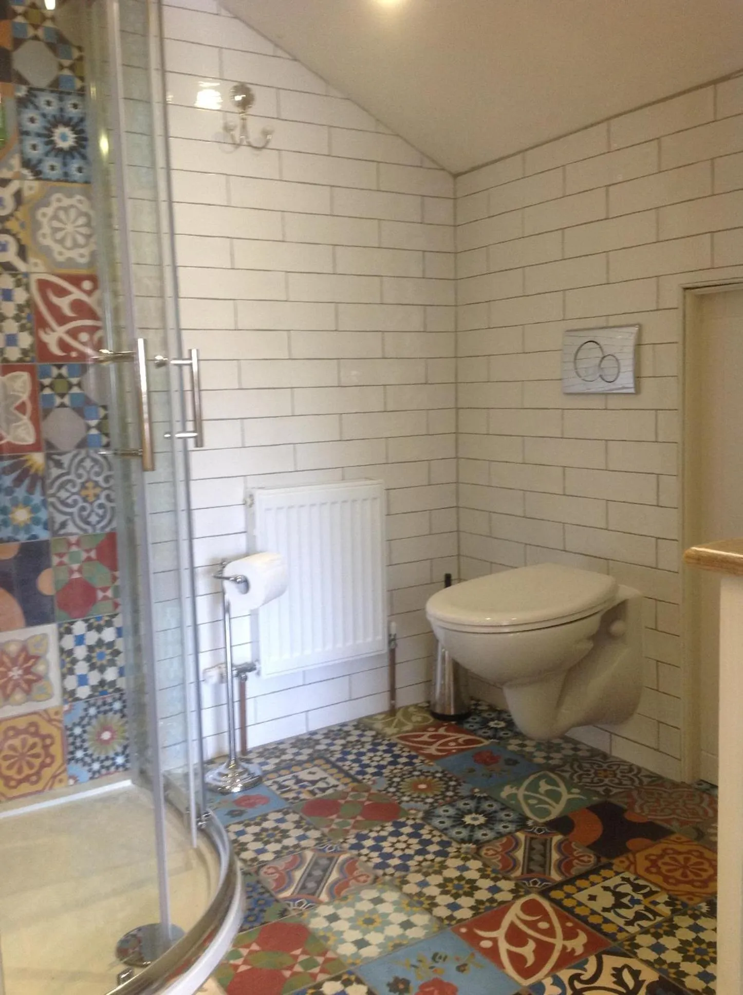 Shower in Quinlan & Cooke Boutique Townhouse and QCs Seafood Restaurant