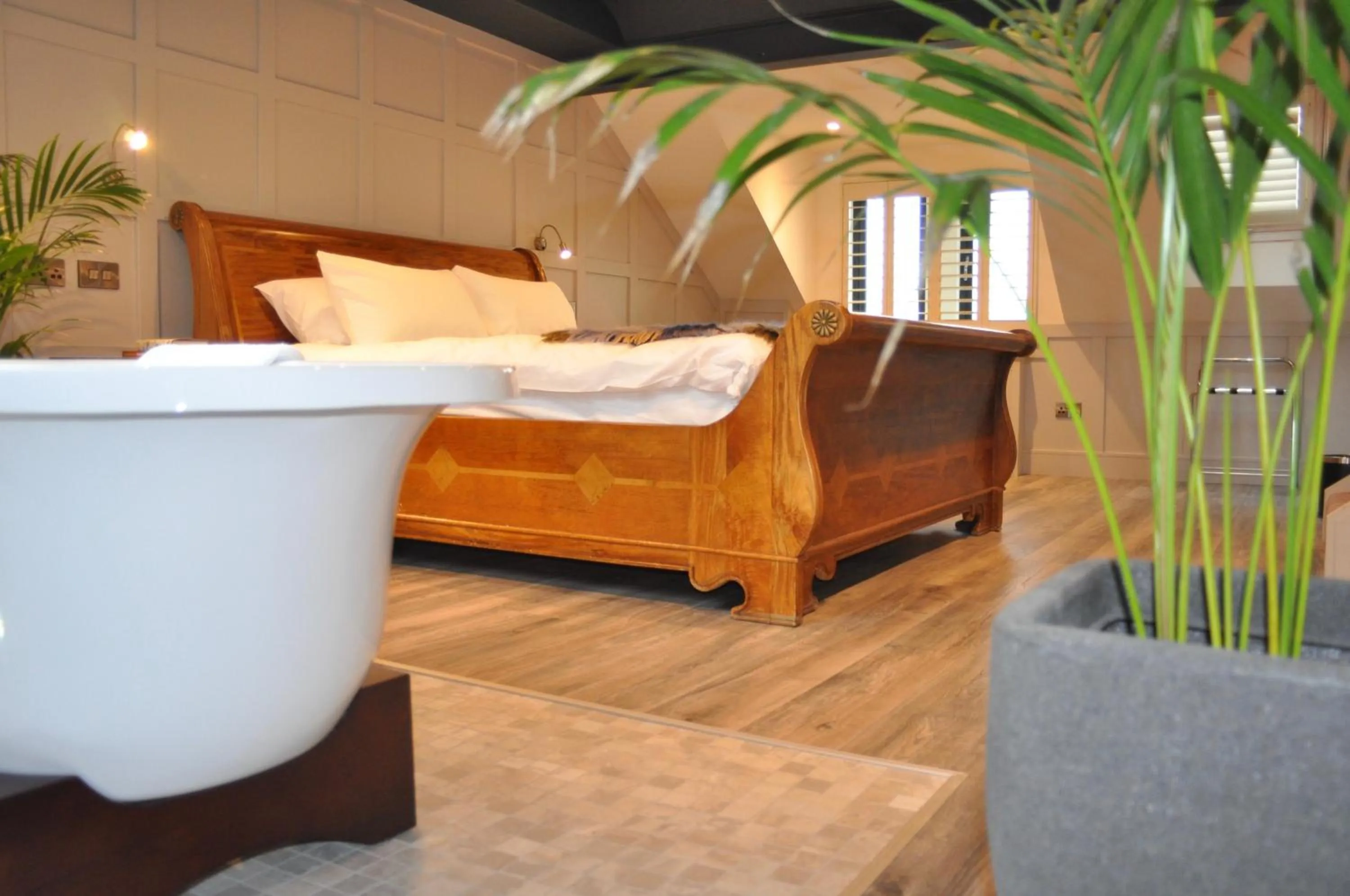 Bed in Quinlan & Cooke Boutique Townhouse and QCs Seafood Restaurant