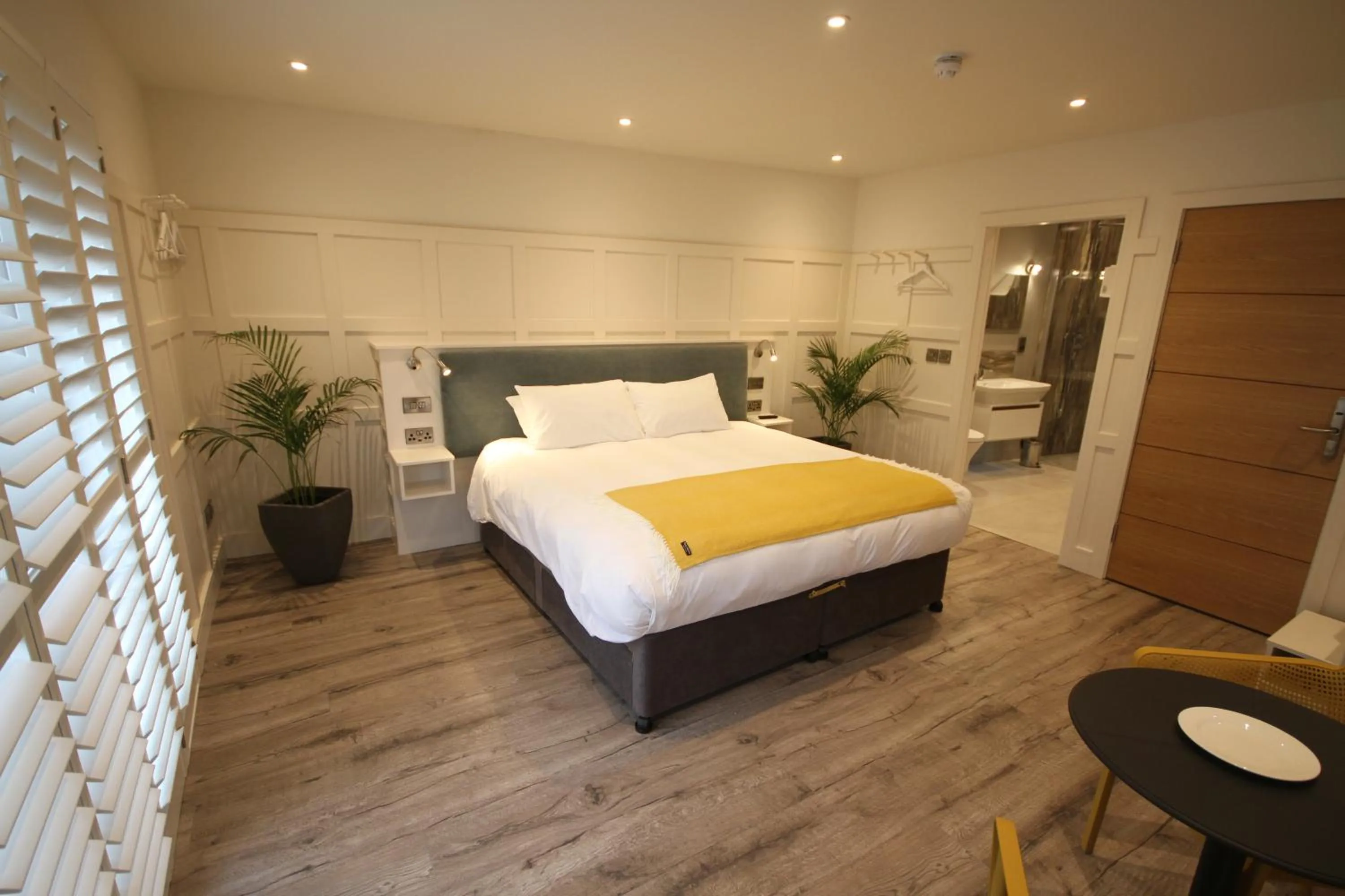 Bed in Quinlan & Cooke Boutique Townhouse and QCs Seafood Restaurant