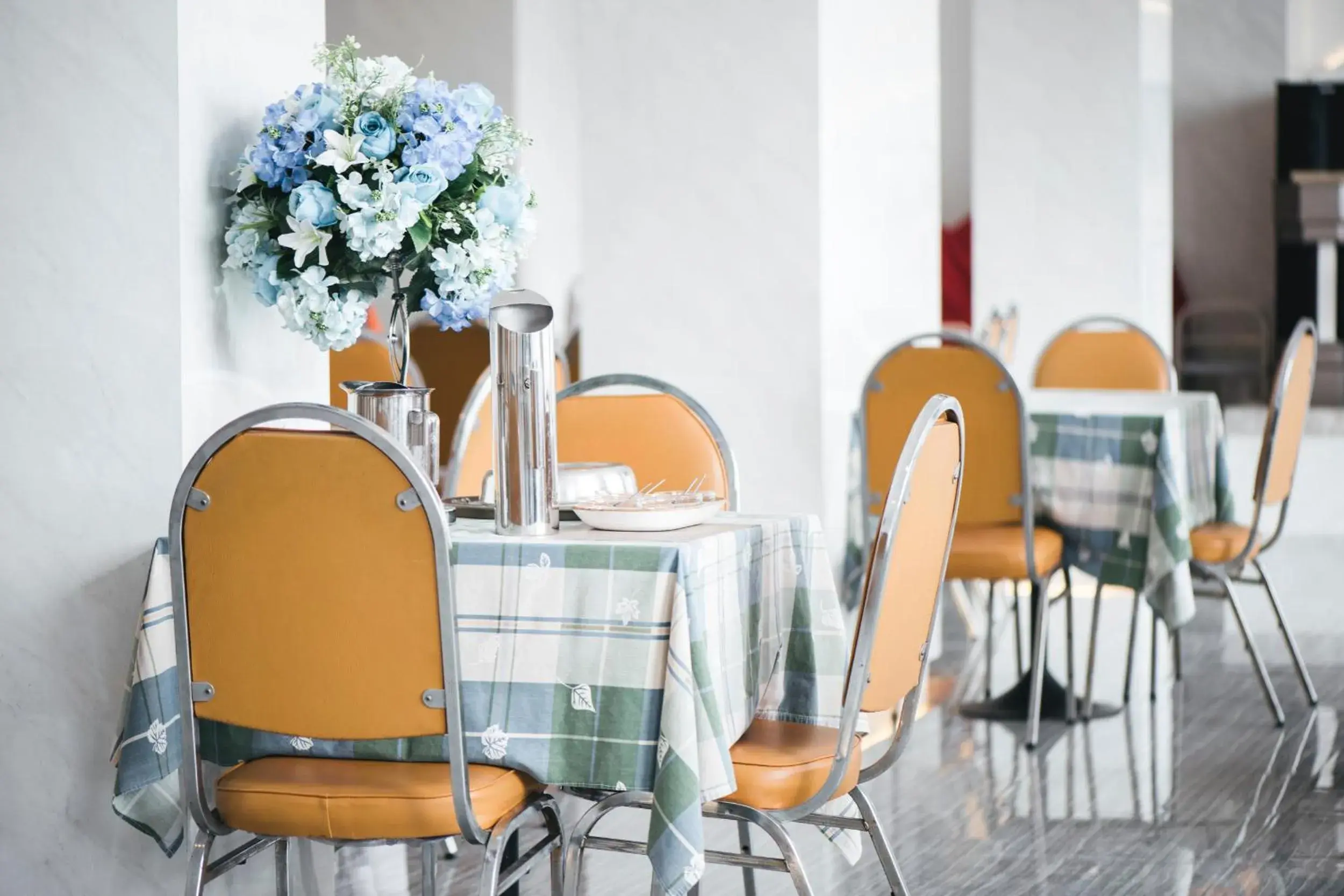 Restaurant/places to eat in K.S.Pavilion Hotel Restaurant/places to eat in K.S.Pavilion Hotel