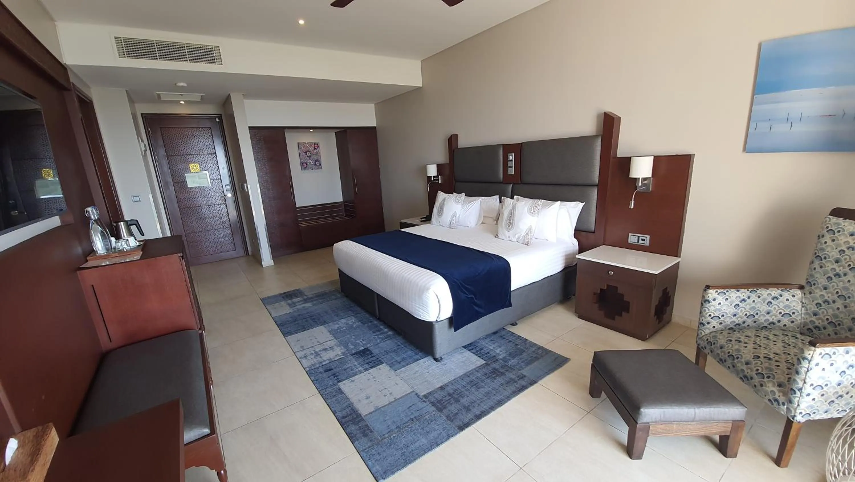 Photo of the whole room, Bed in Hotel Verde Zanzibar - Azam Luxury Resort and Spa - Dry Hotel
