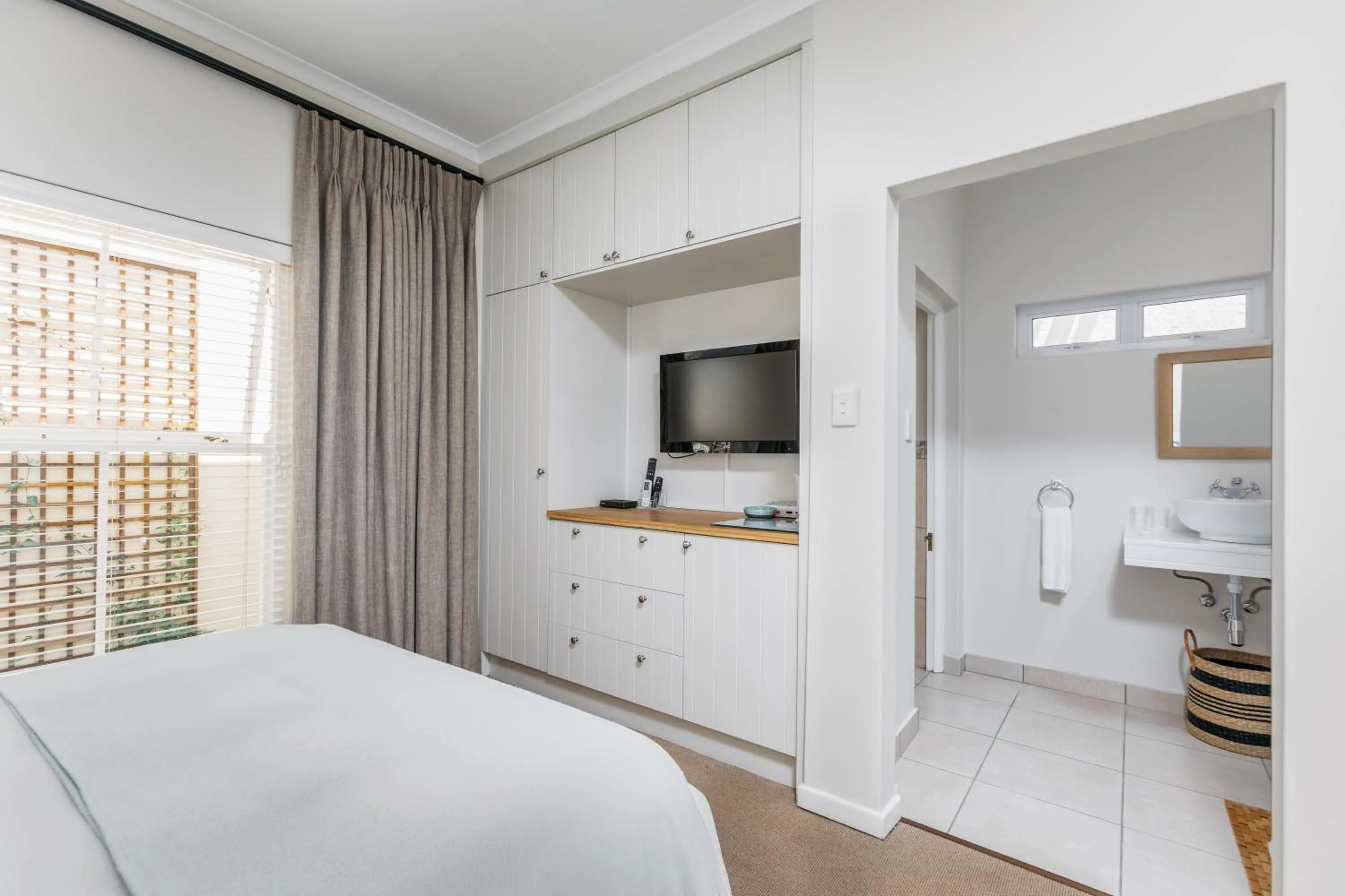 TV and multimedia, Bed in The Ashford