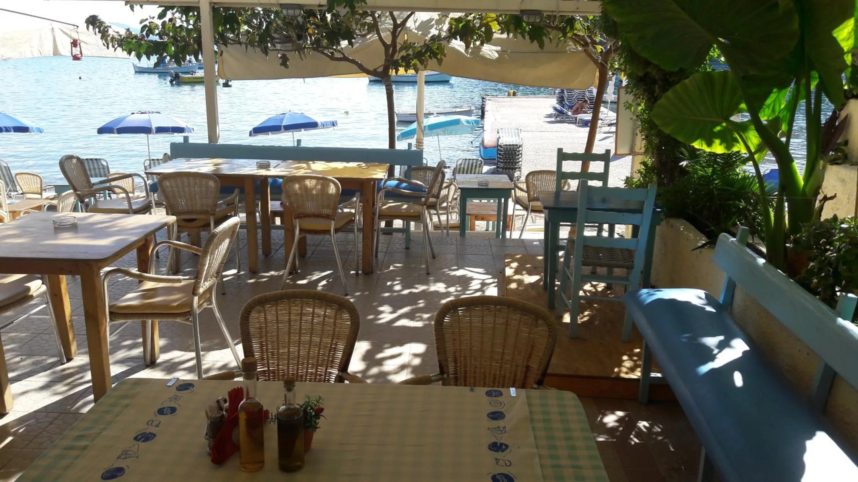 Restaurant/places to eat in Barbaressa