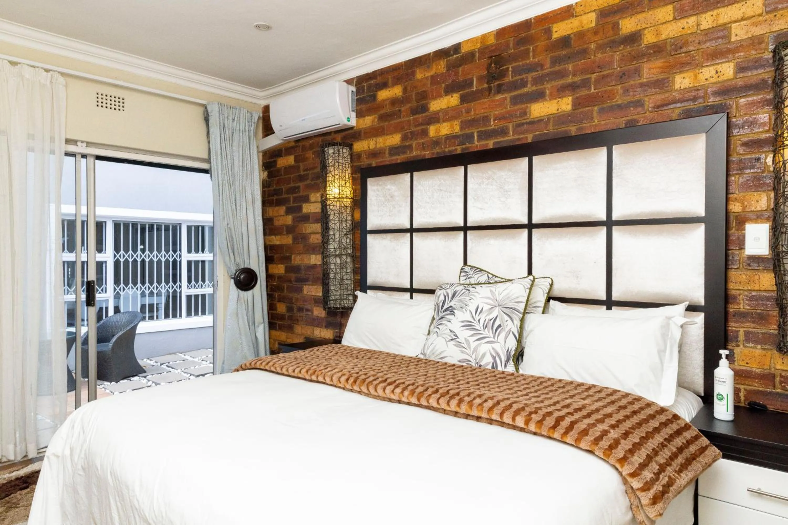 Deluxe Double or Twin Room in Dikalo Highston
