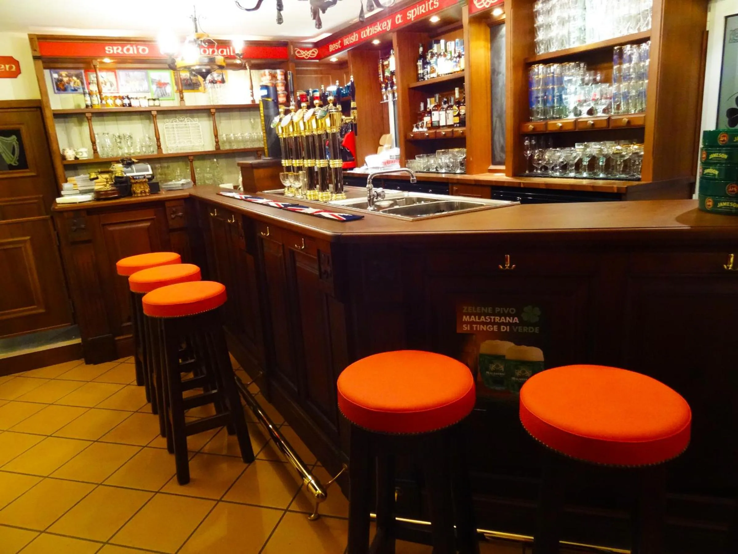 Restaurant/places to eat in La Celestina