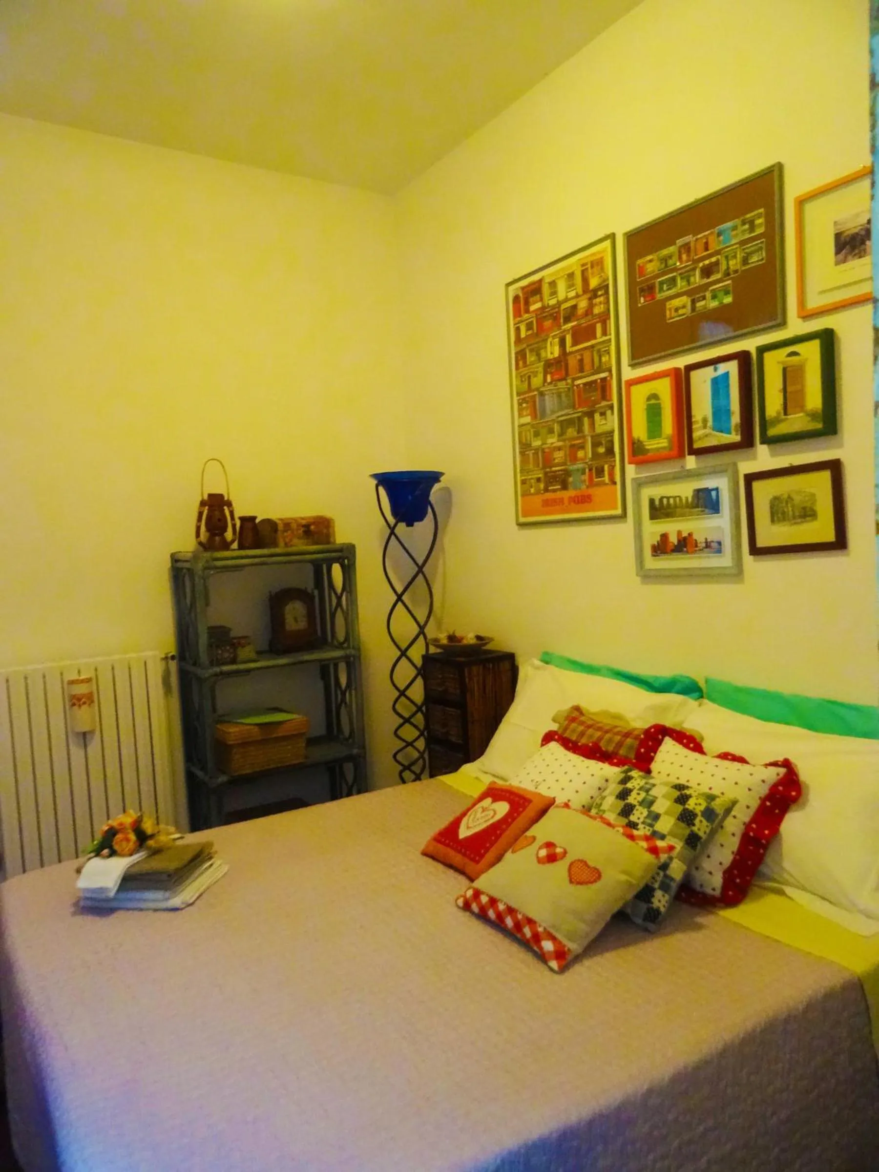 Bedroom, Bed in La Celestina