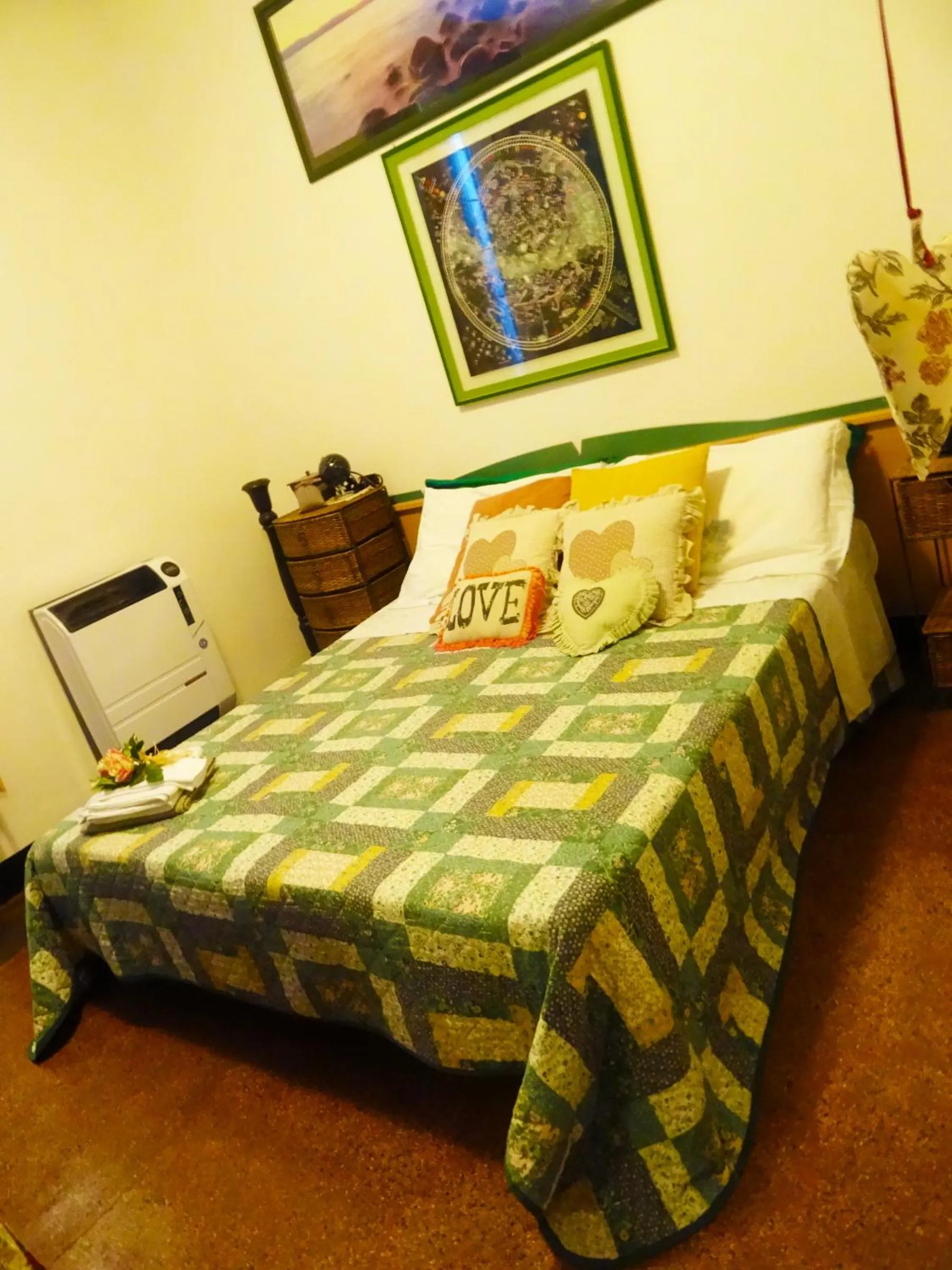 Bedroom, Bed in La Celestina