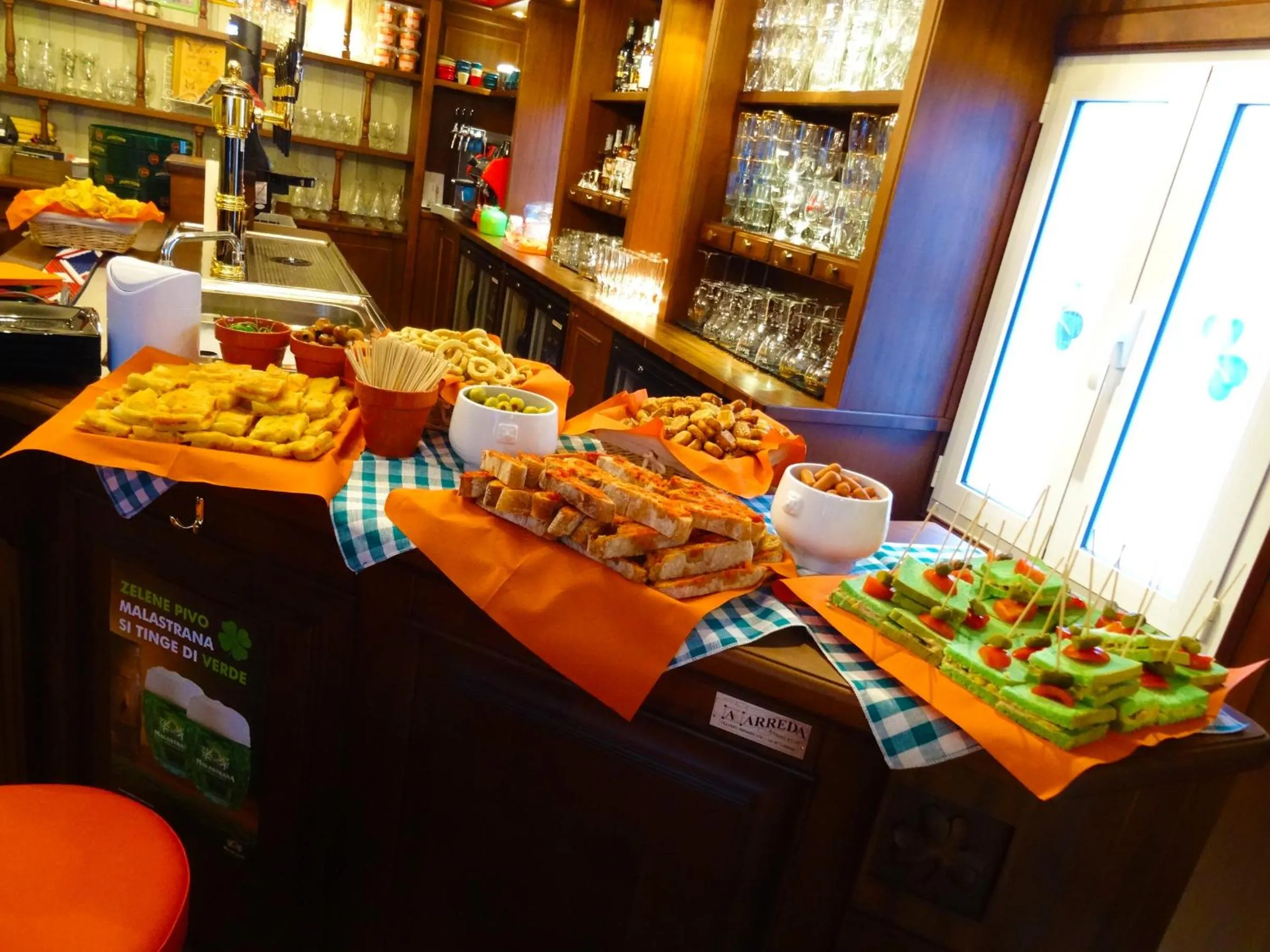 Restaurant/places to eat in La Celestina