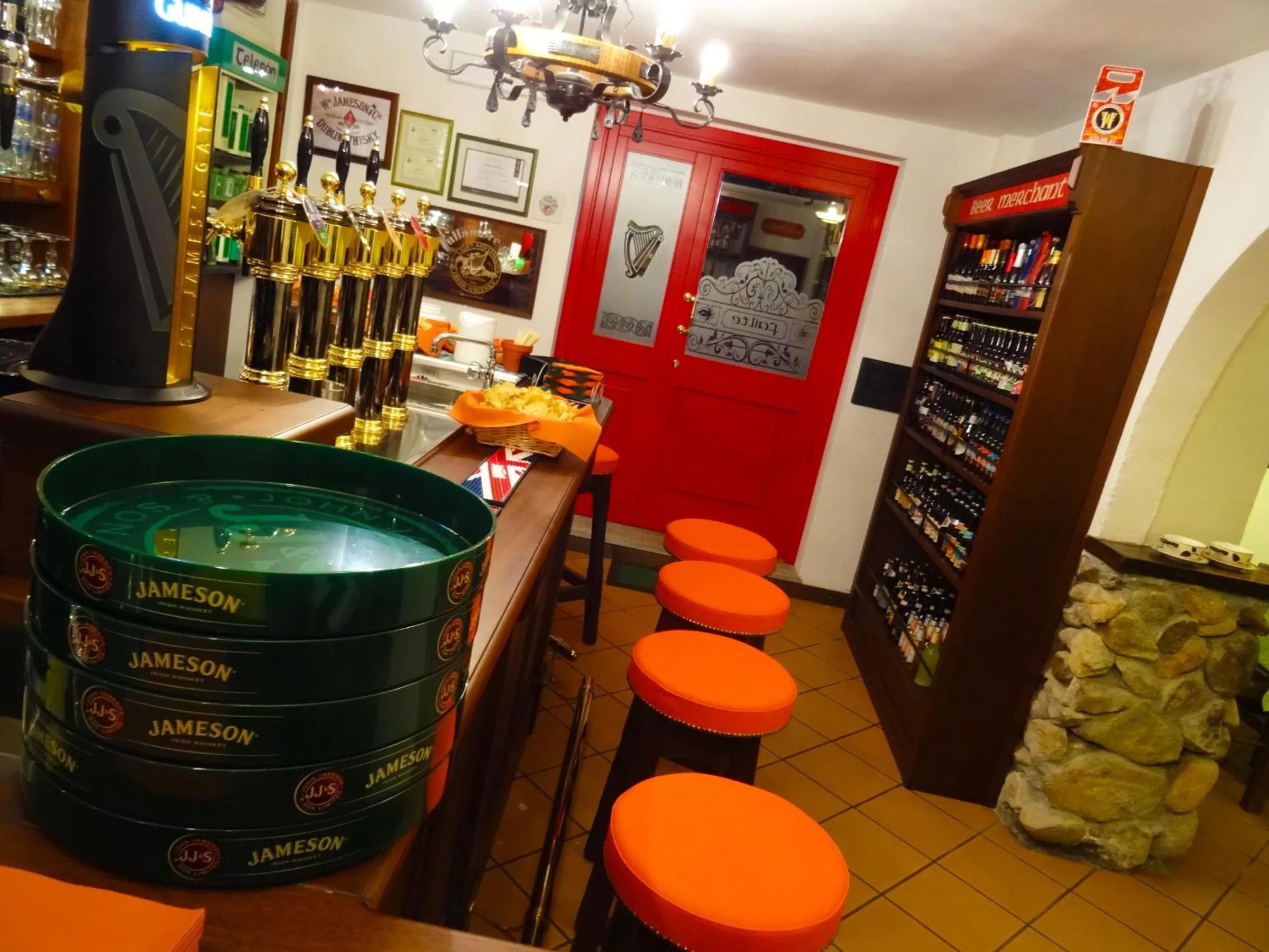 Restaurant/places to eat in La Celestina