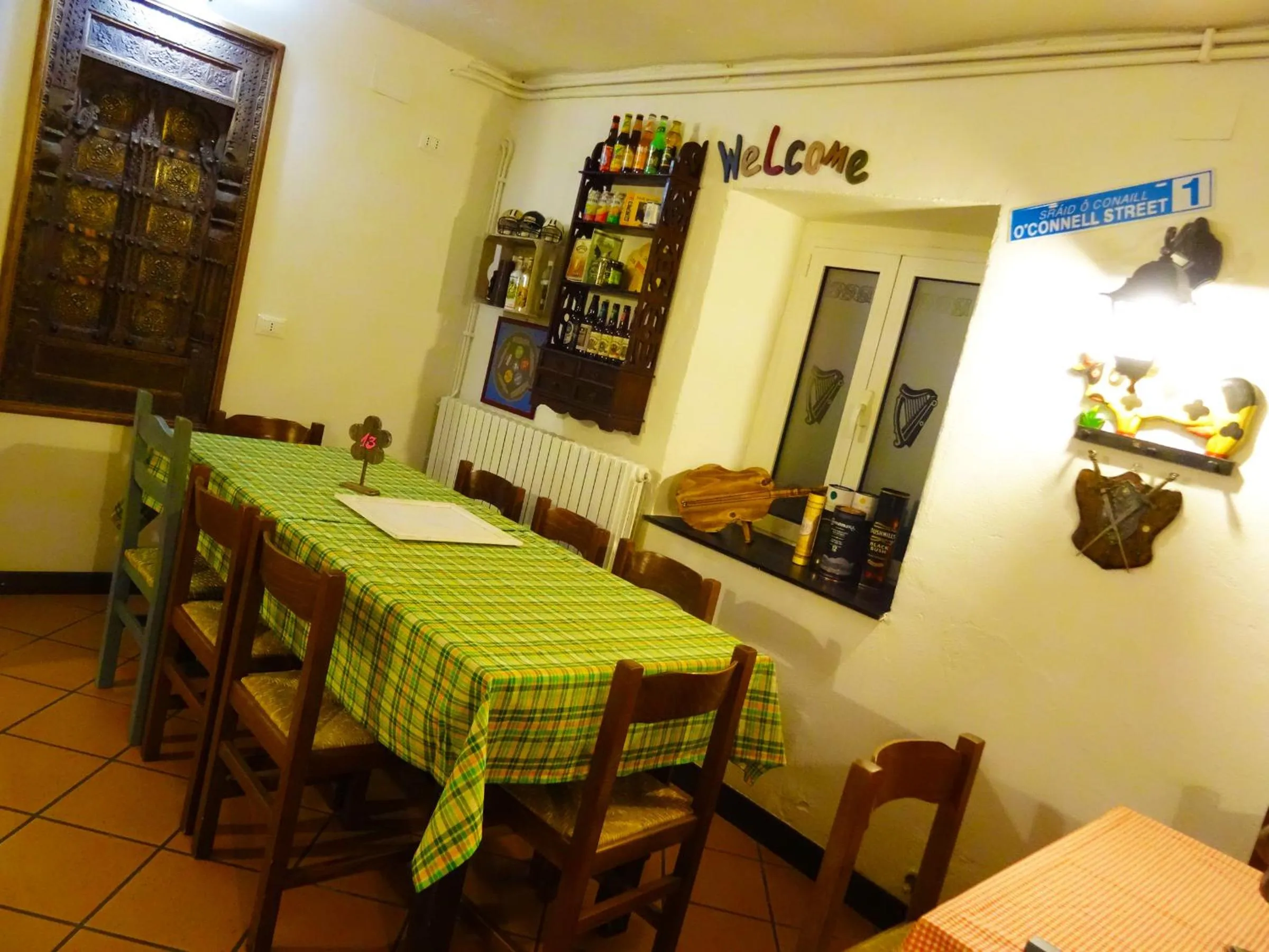 Restaurant/places to eat in La Celestina