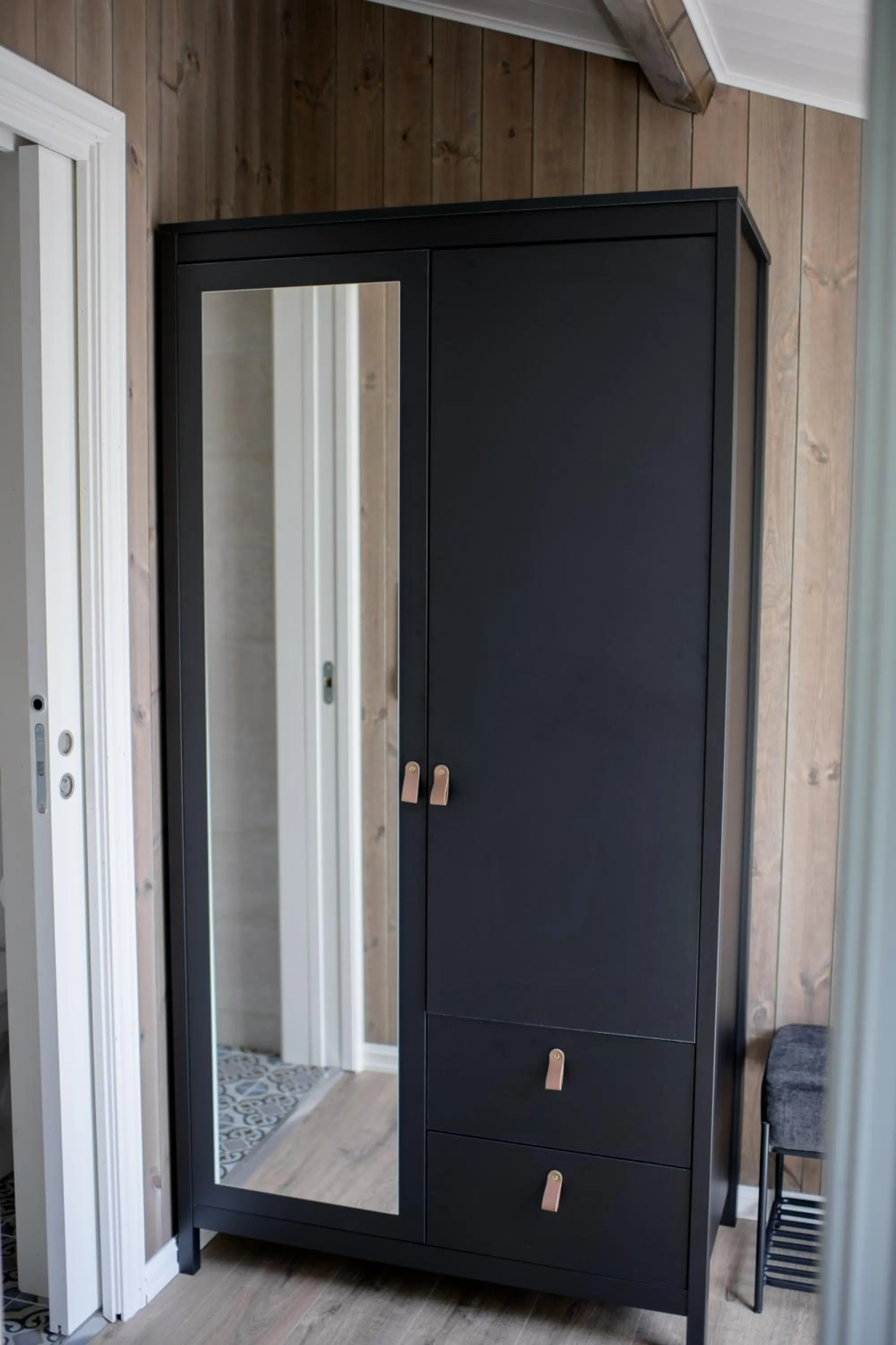 wardrobe in Grande Hytteutleige og Camping