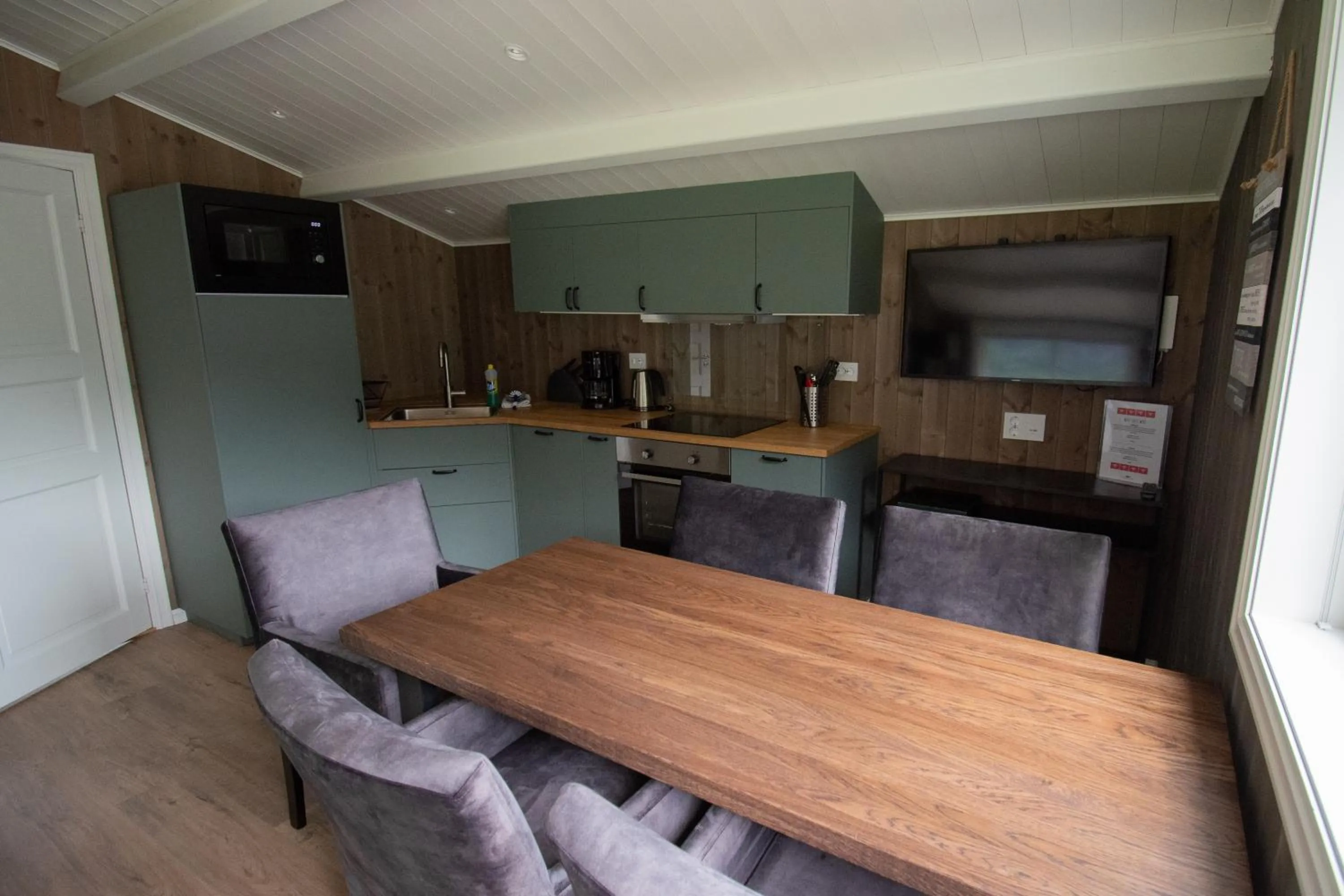 Kitchen or kitchenette in Grande Hytteutleige og Camping