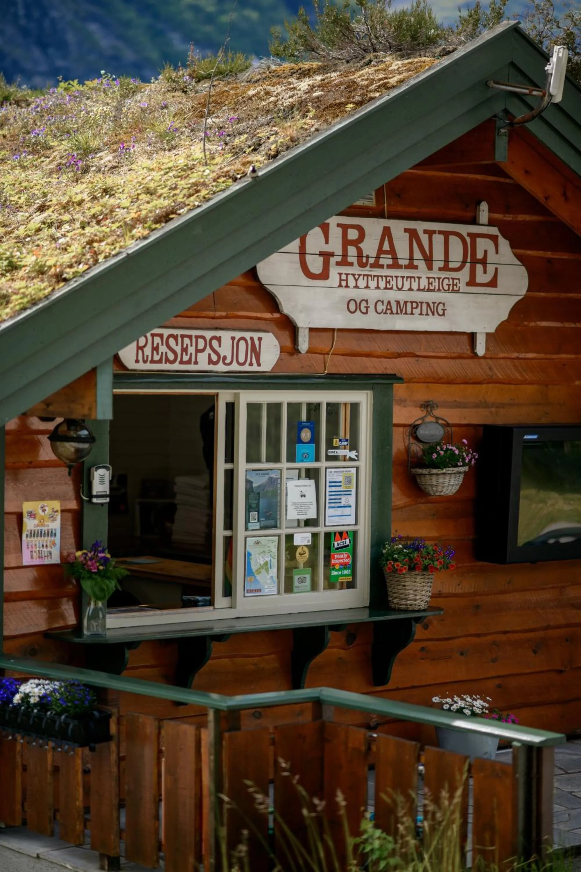 Property building in Grande Hytteutleige og Camping